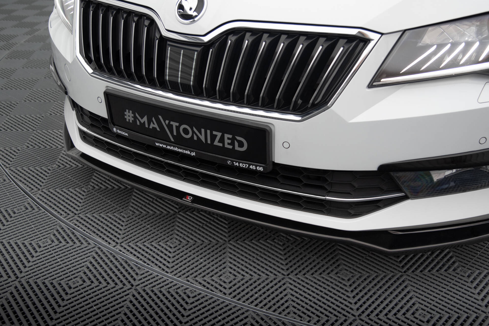 Front Splitter V.2 Skoda Superb Mk3 - 4
