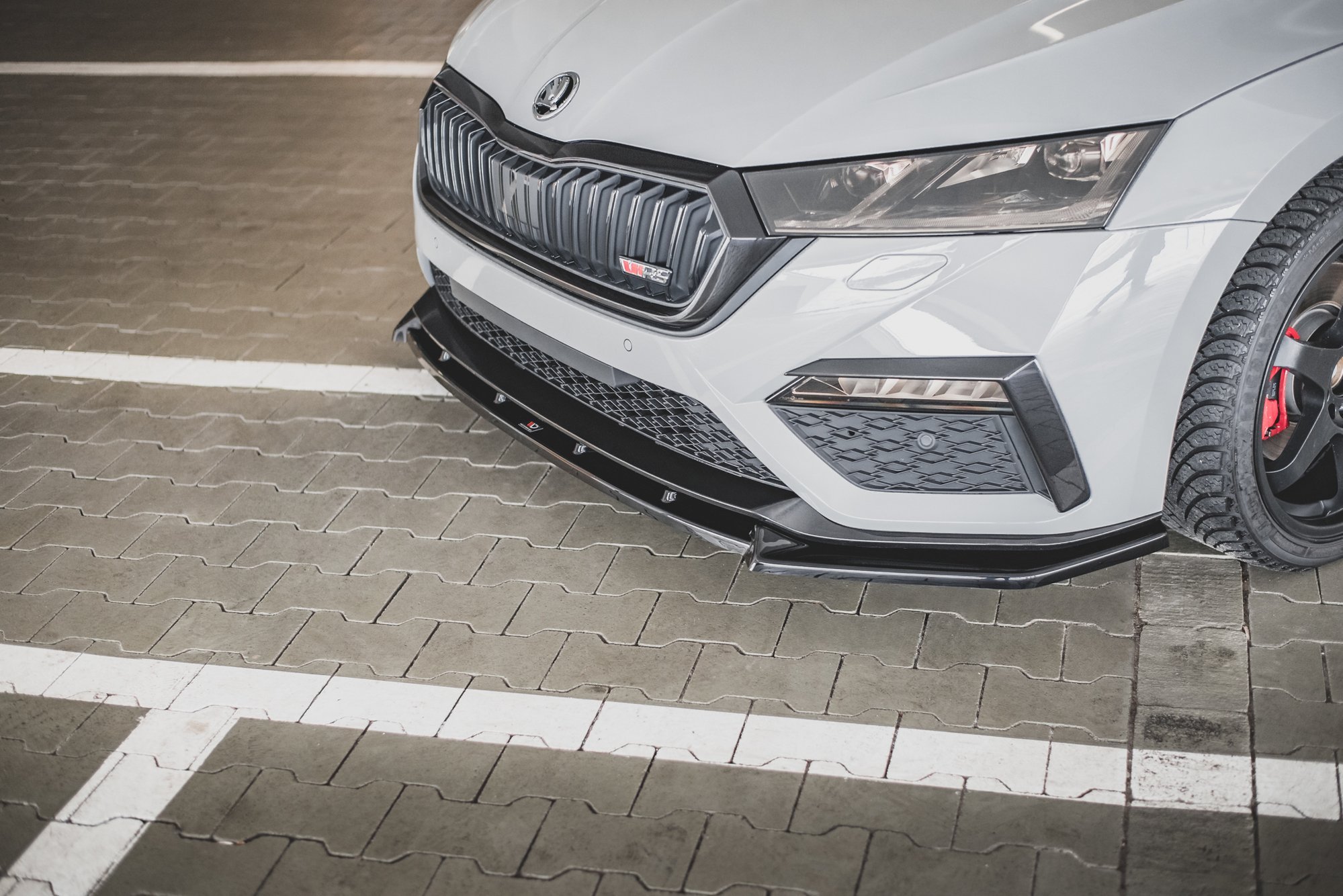 Front Splitter V.1 Skoda Octavia RS Mk4 (2020-) - 4