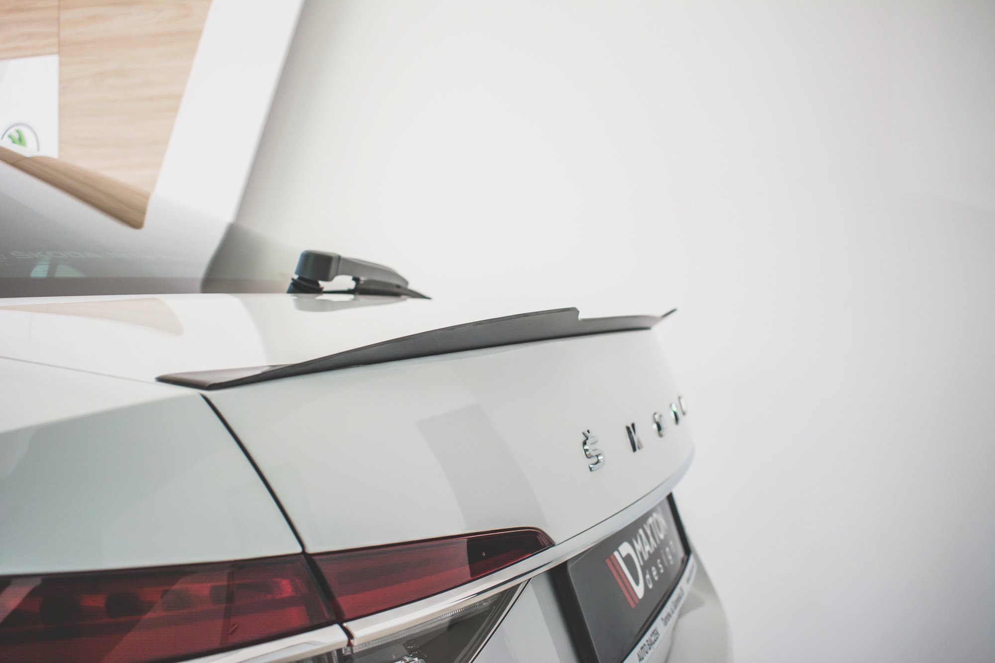 Spoiler CAP V.2 Skoda Superb MK3 / MK3 FL Hatchback - 3