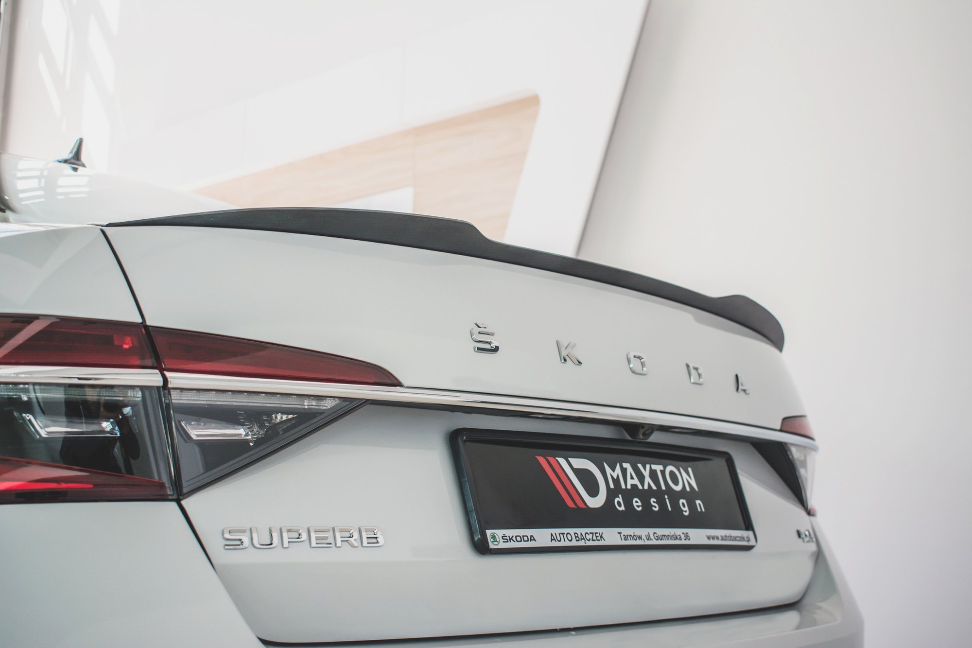 Spoiler CAP V.2 Skoda Superb MK3 / MK3 FL Hatchback - 2