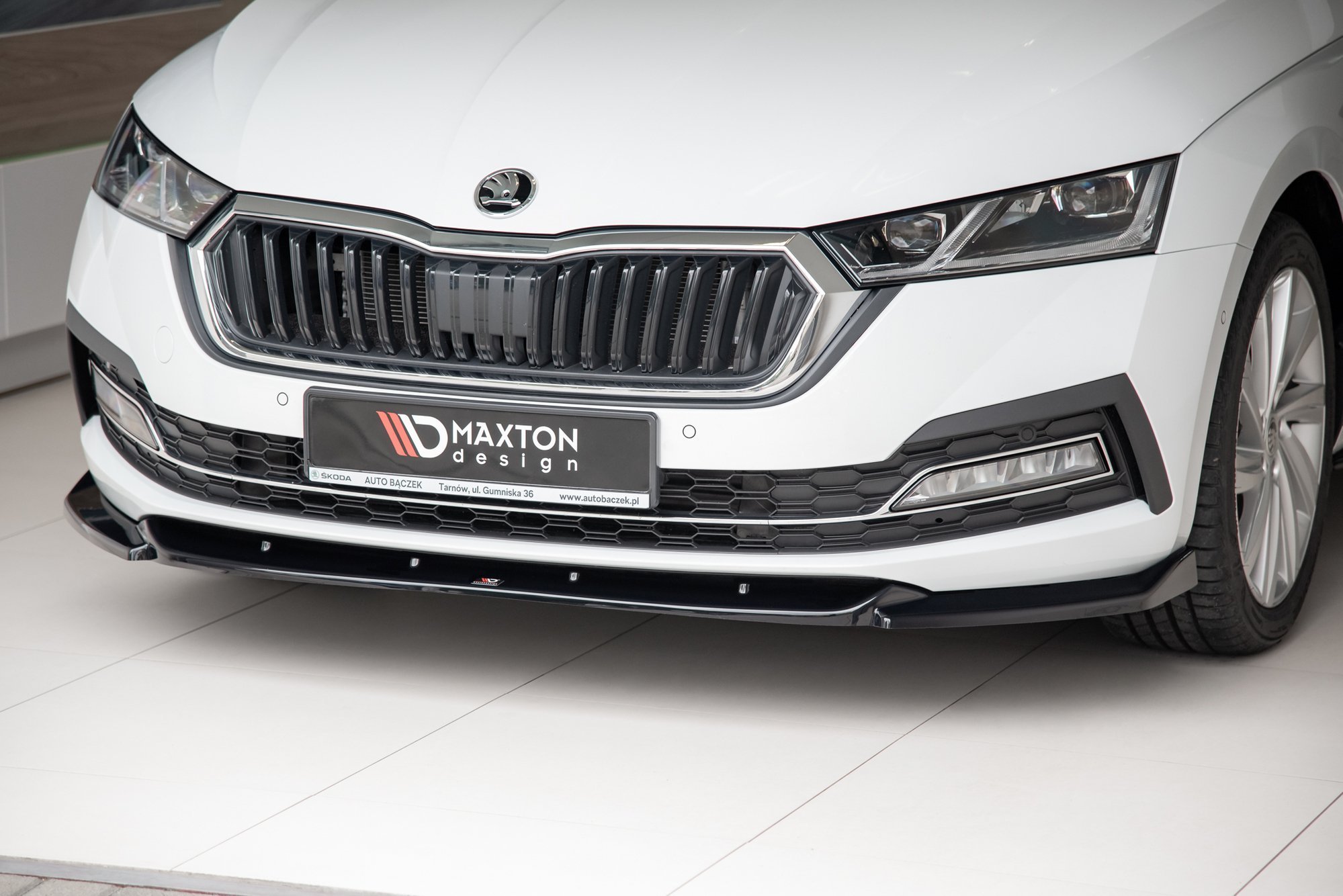 Front Splitter V1 Skoda Octavia MK4 (2019-) - 2