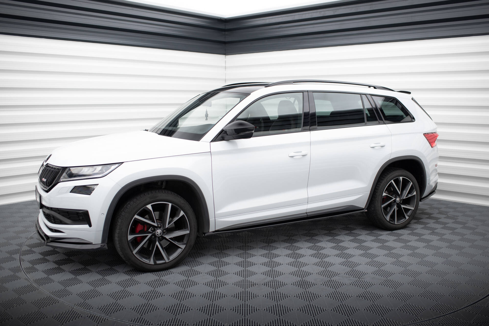 Side Skirts Diffusers Skoda Kodiaq Mk1 Sportline / RS - 2