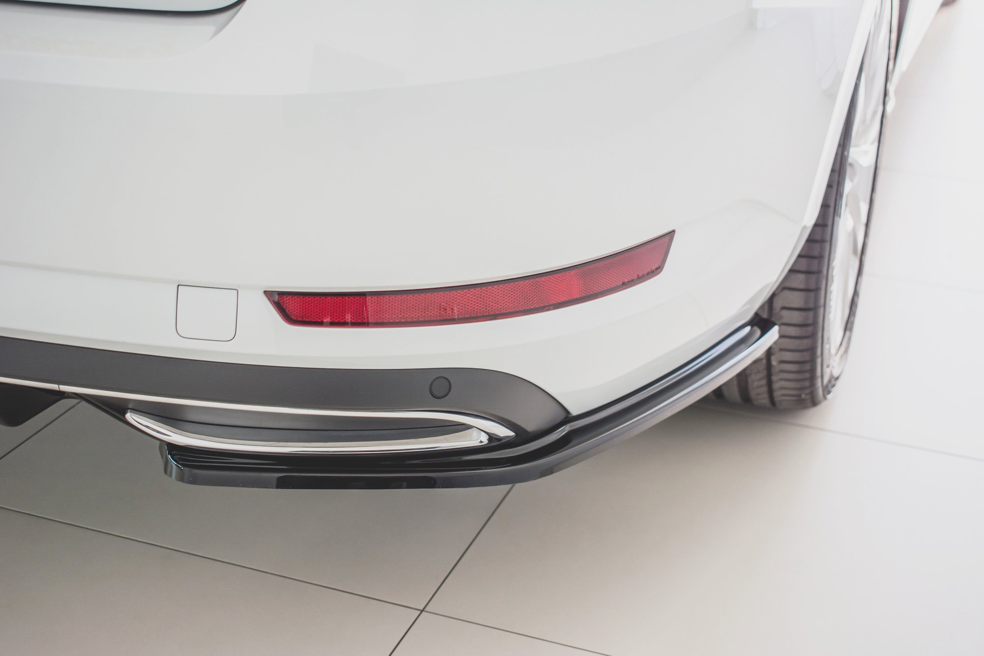 Rear Side Splitters Skoda Superb Mk3 FL Hatchback / Estate (2019-) - 5