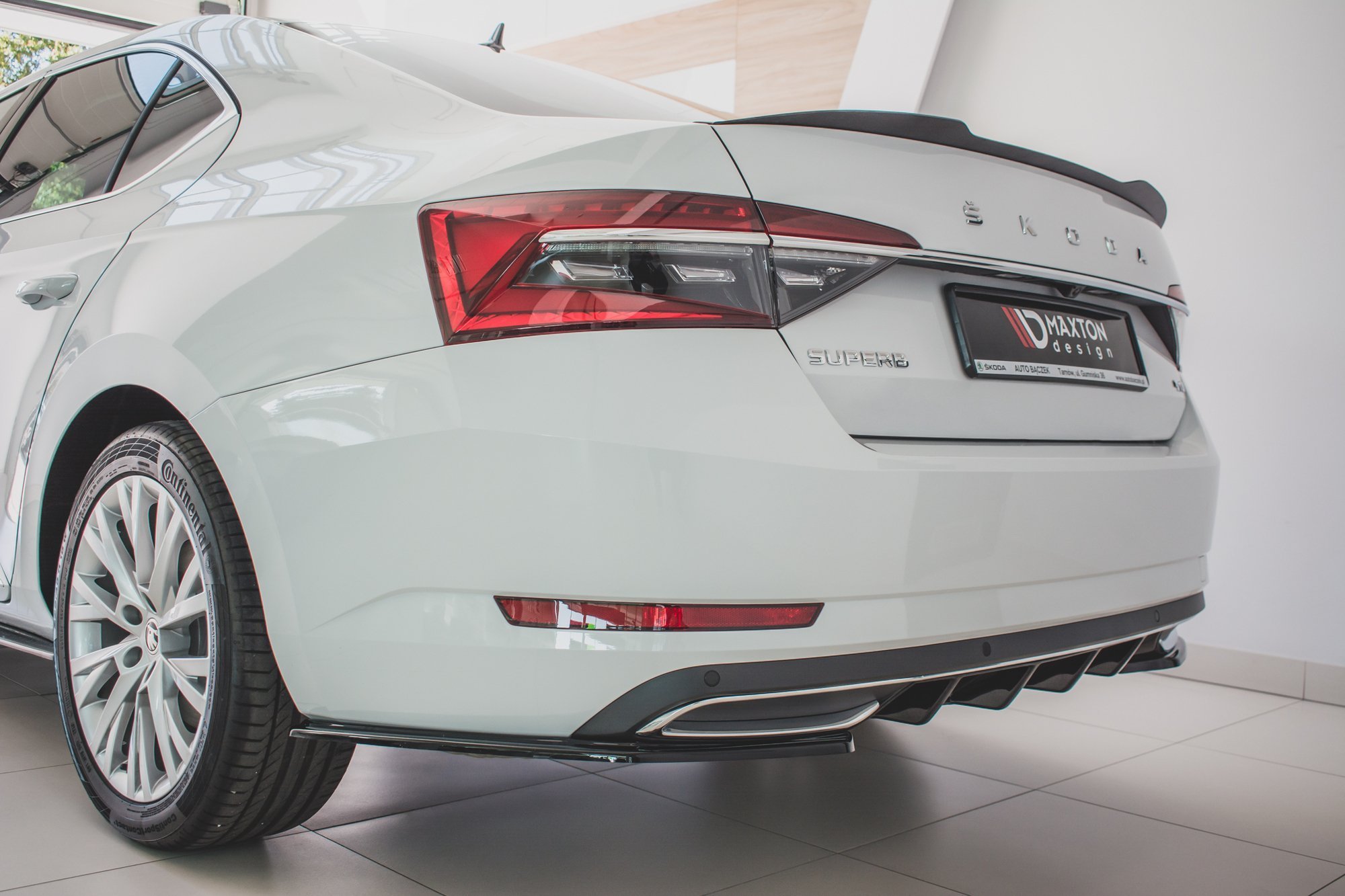 Rear Side Splitters Skoda Superb Mk3 FL Hatchback / Estate (2019-) - 3