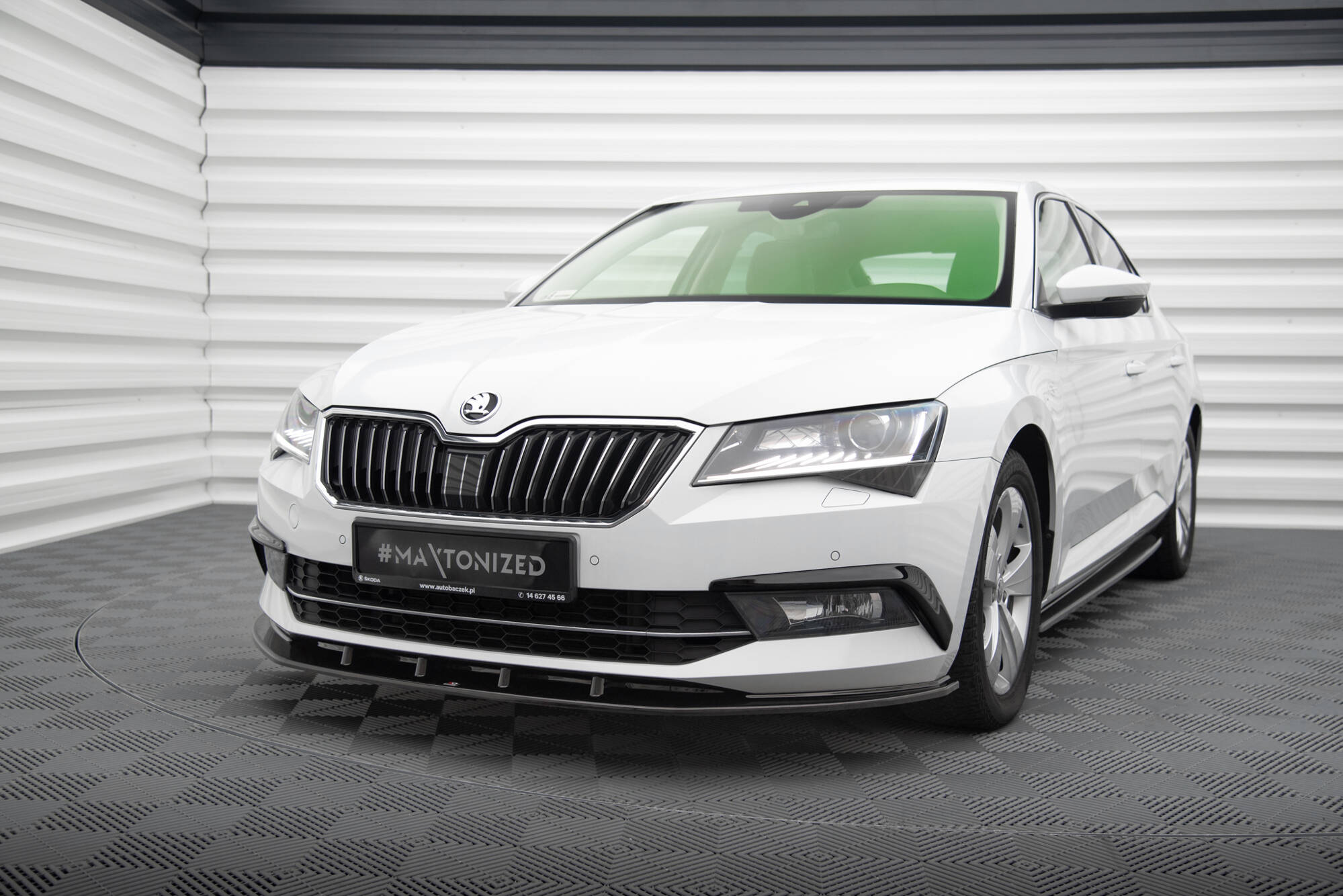 Front Splitter V.3 Skoda Superb Mk3 - 2