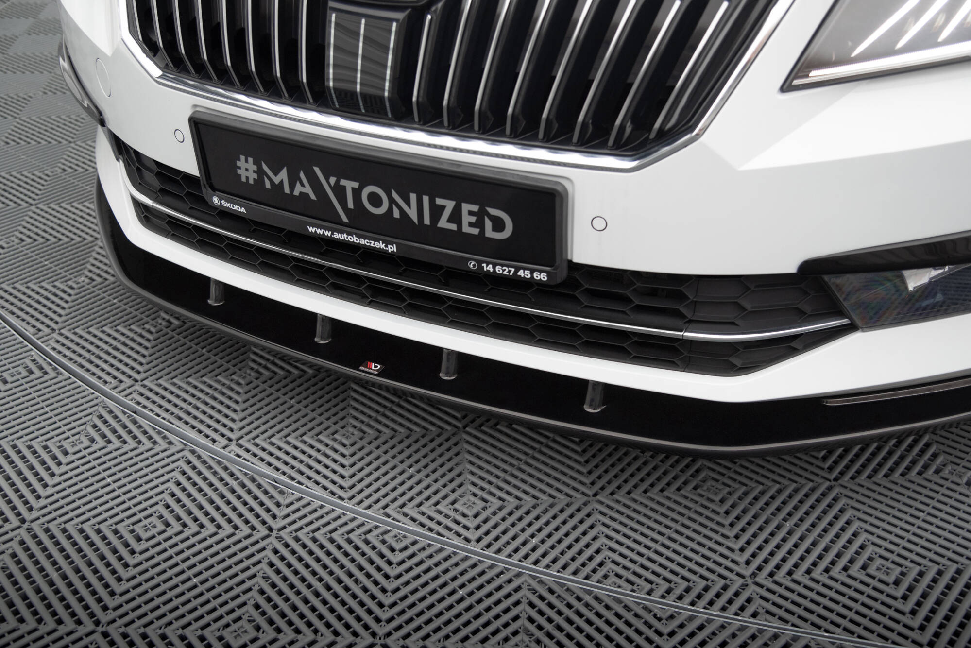 Front Splitter V.3 Skoda Superb Mk3 - 3