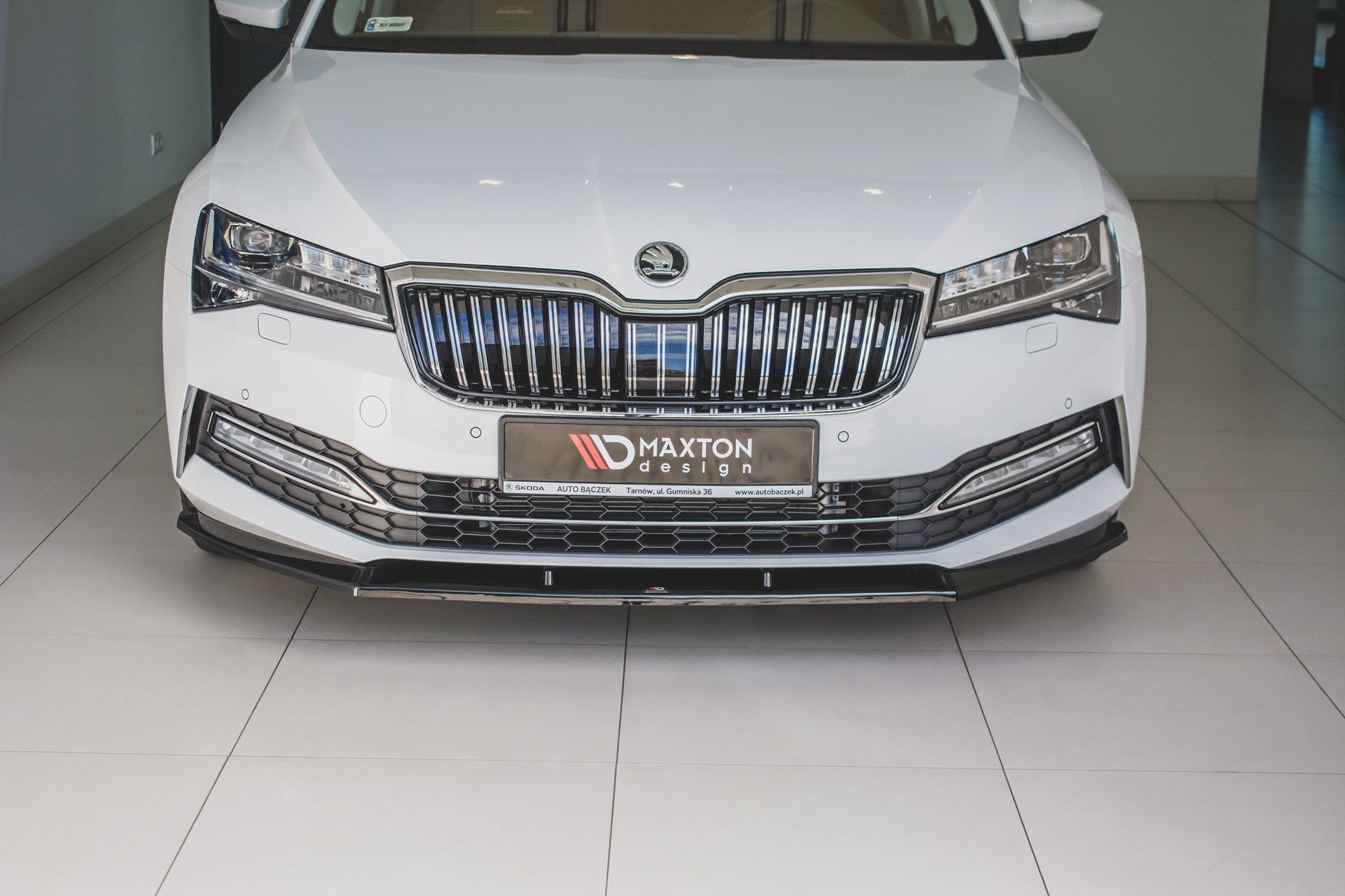 Front Splitter V.2 Skoda Superb MK3 FL (2019-) - 2