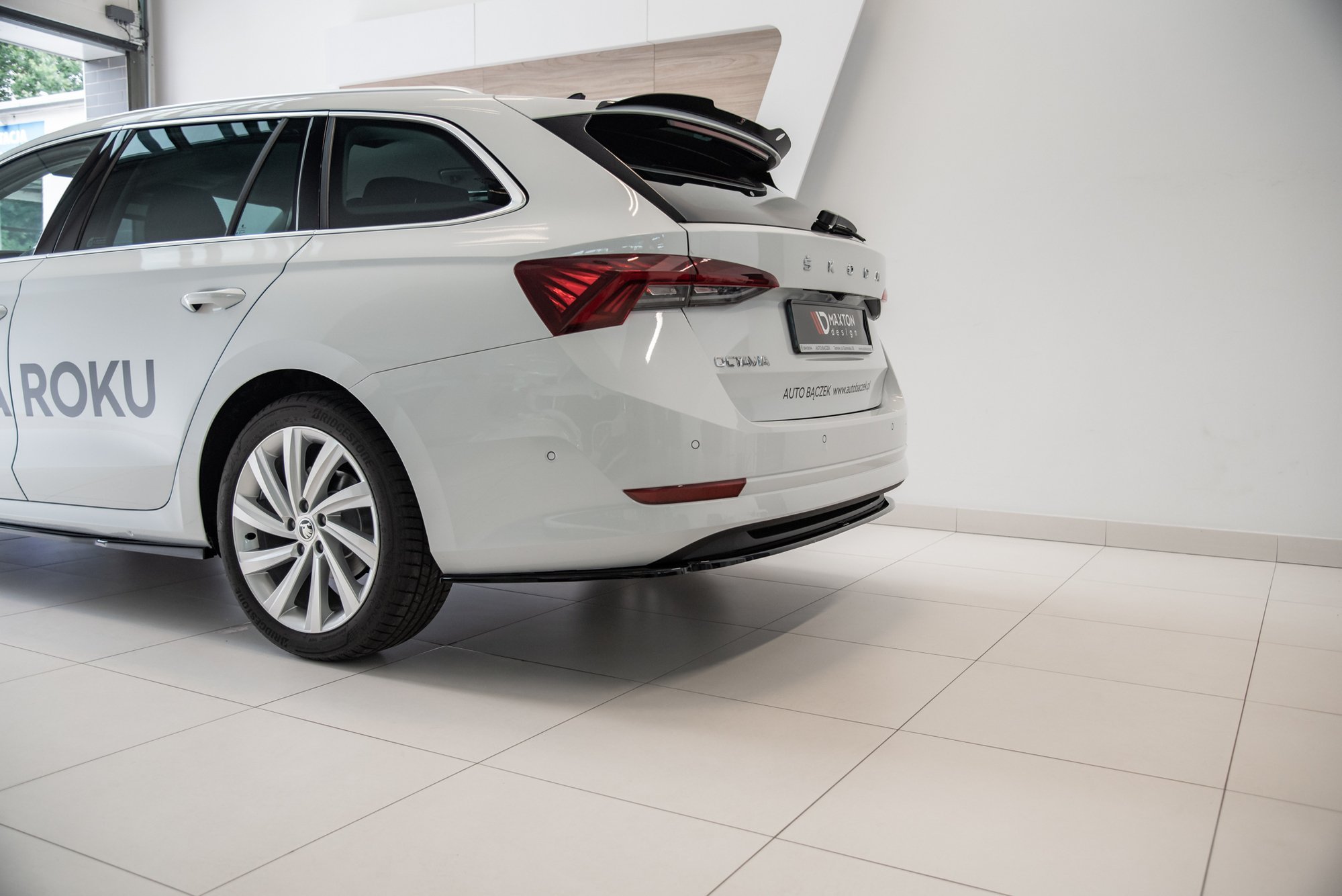 Central Rear Splitter Skoda Octavia MK4 (2019-) - 6