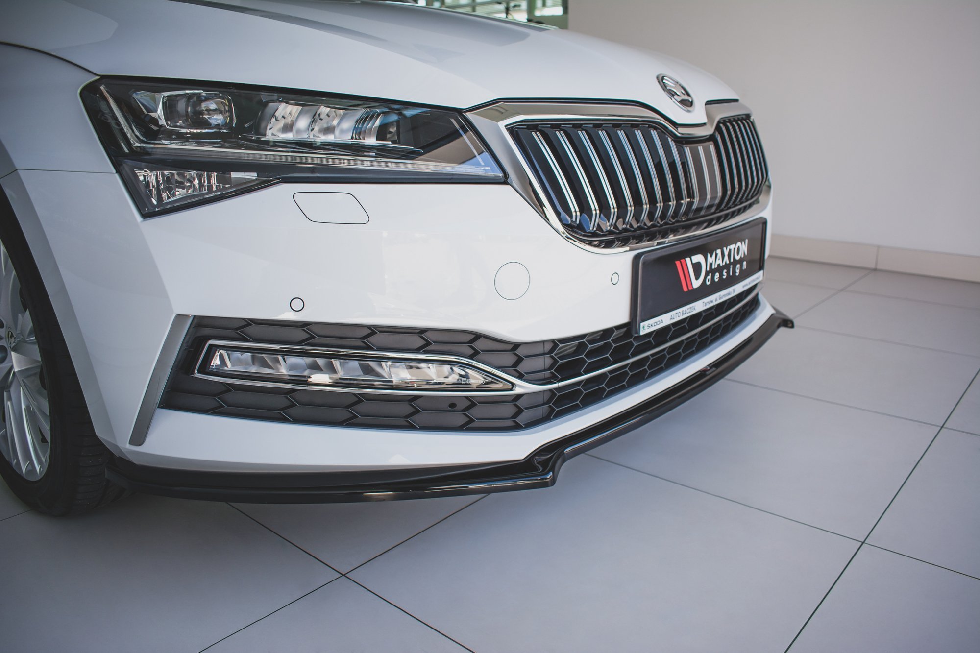 Front Splitter V.1 Skoda Superb MK3 FL (2019-) - 3