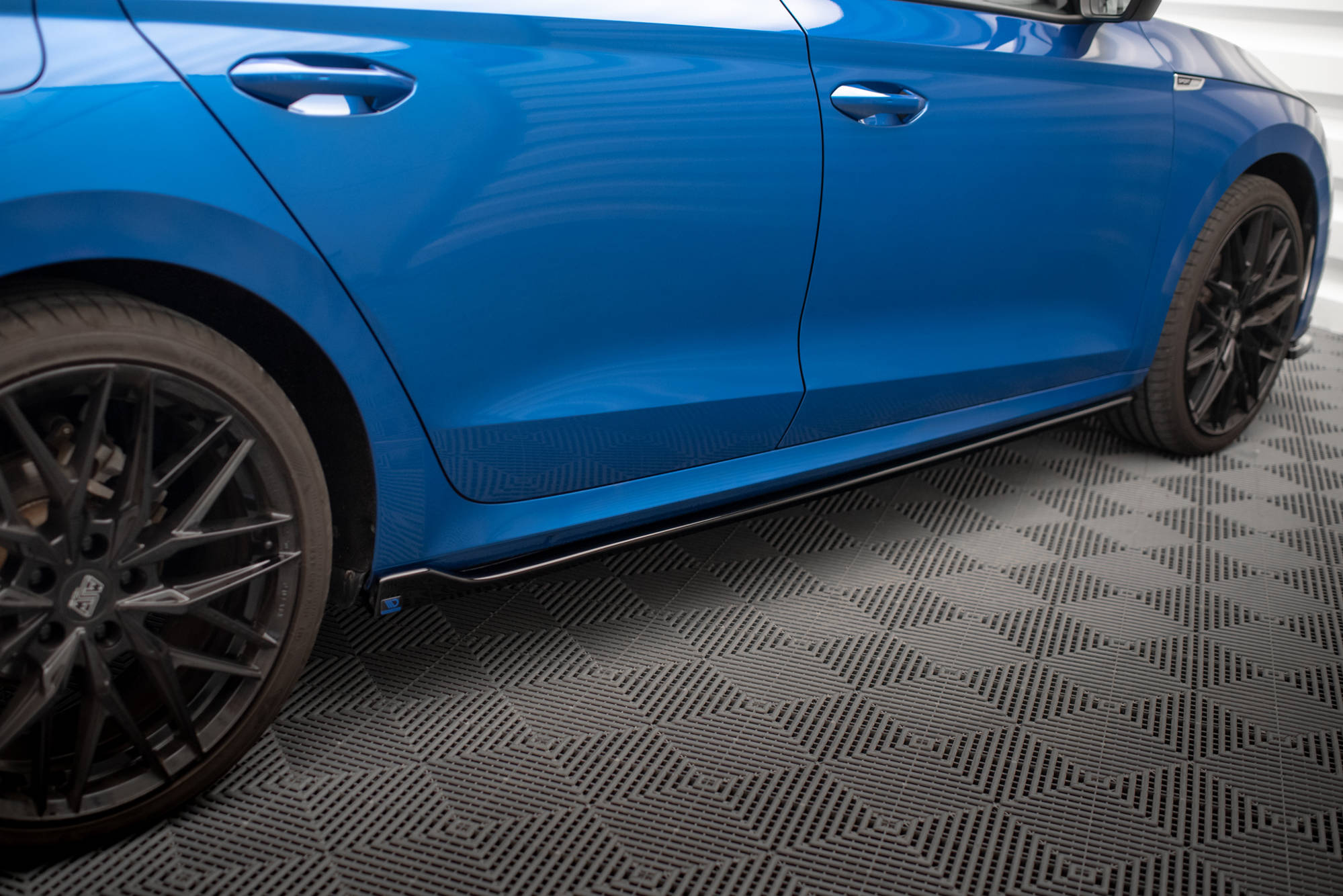 Side Skirts Diffusers V.1 Skoda Octavia Mk4 - 2