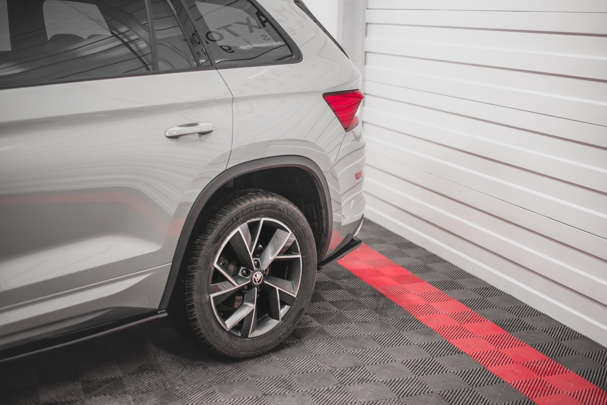 Rear Side Splitters Skoda Kodiaq Mk1 Sportline - 3