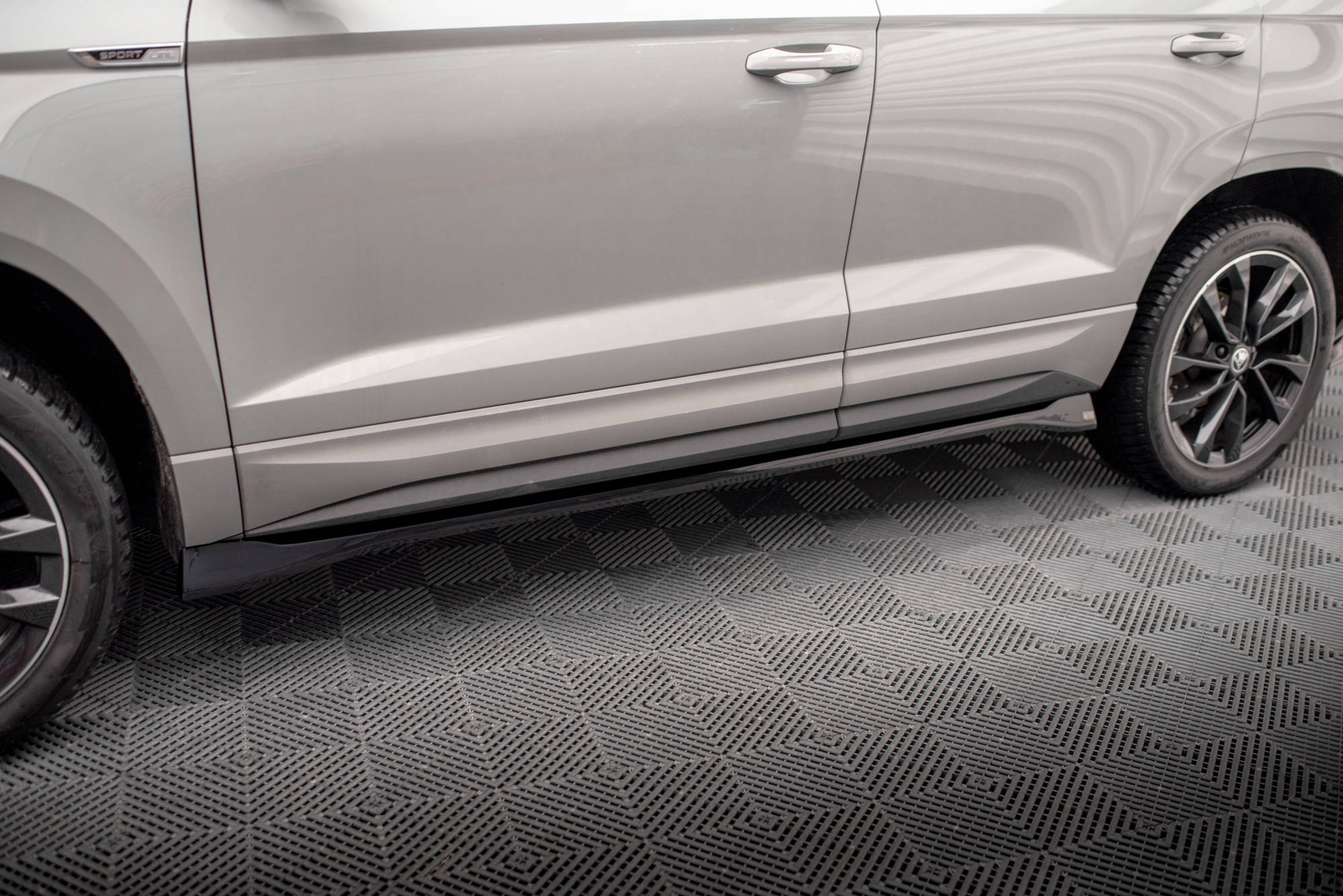Side Skirts Diffusers Skoda Karoq Sportline Mk1 - 3