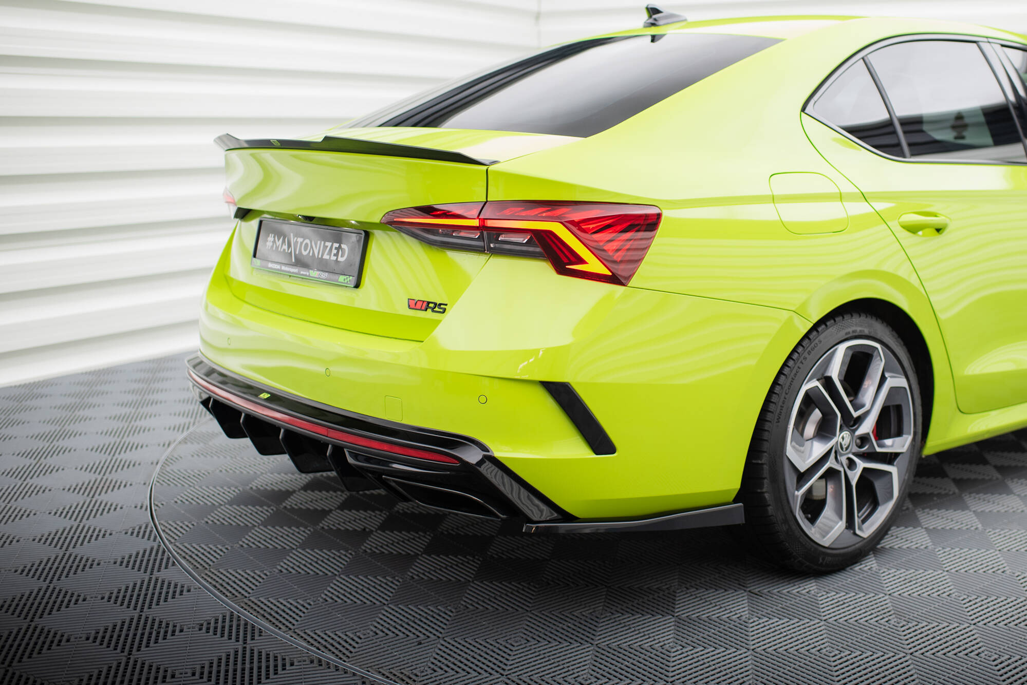 Rear Side Splitters V.4 Skoda Octavia RS Mk4 - 2