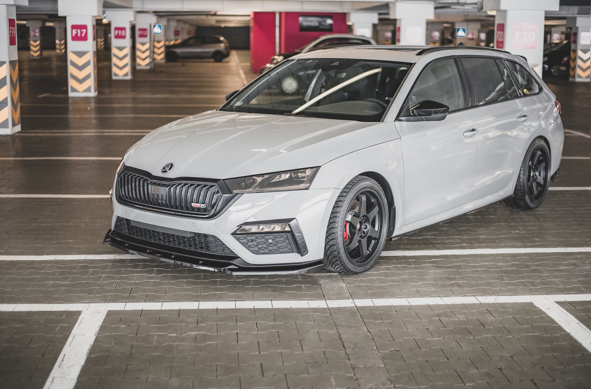 Front Splitter V3 Skoda Octavia RS MK4 (2020-) - 4