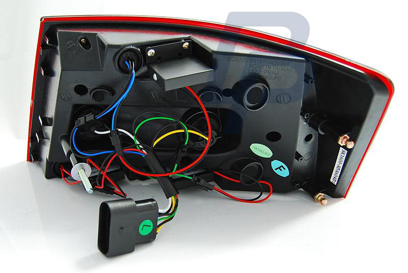 AUDI A6 C6 SEDAN 04.04-08 SVARTA LED BAKLAMPOR 6PIN - 5