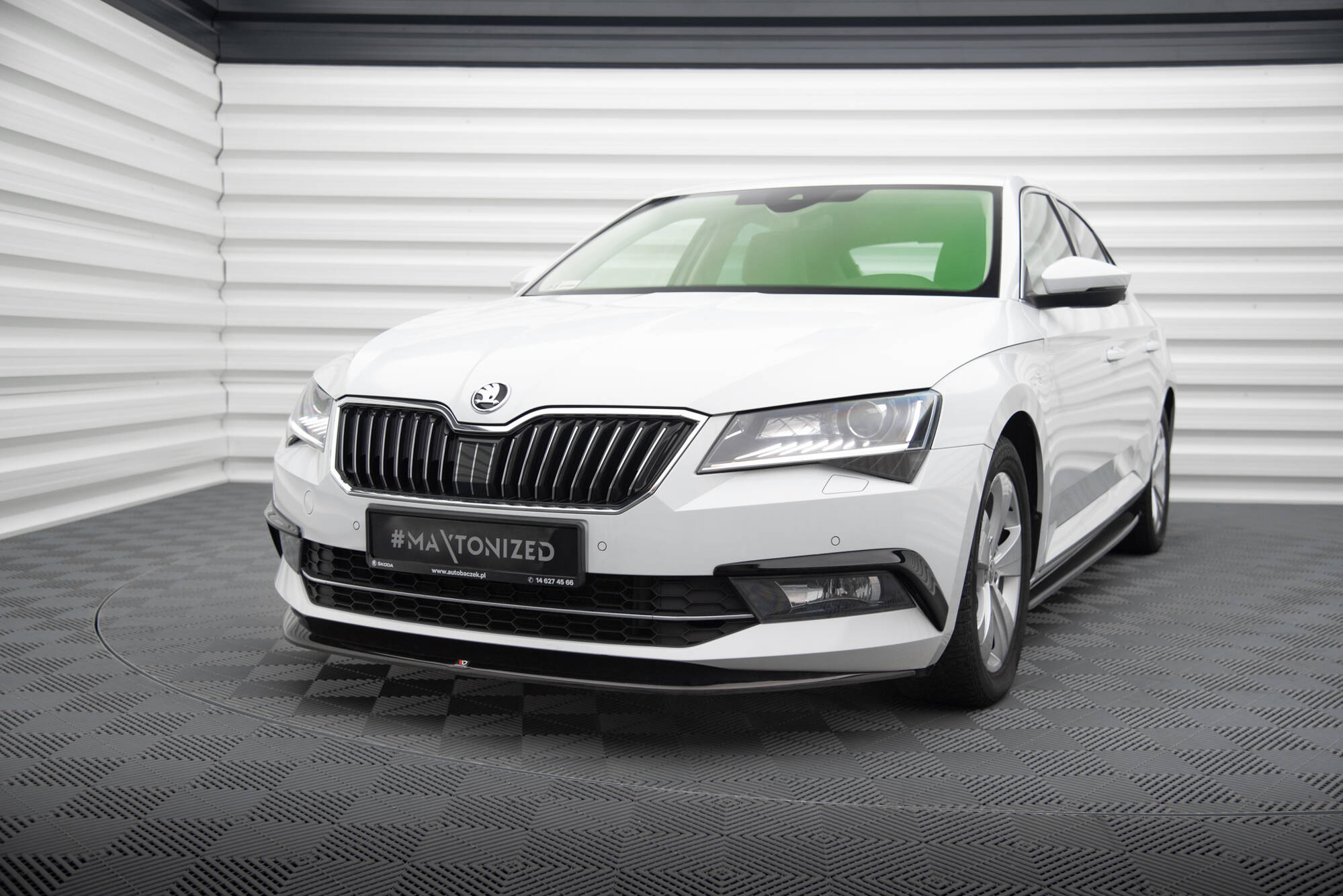 Front Splitter V.1 Skoda Superb Mk3 - 2
