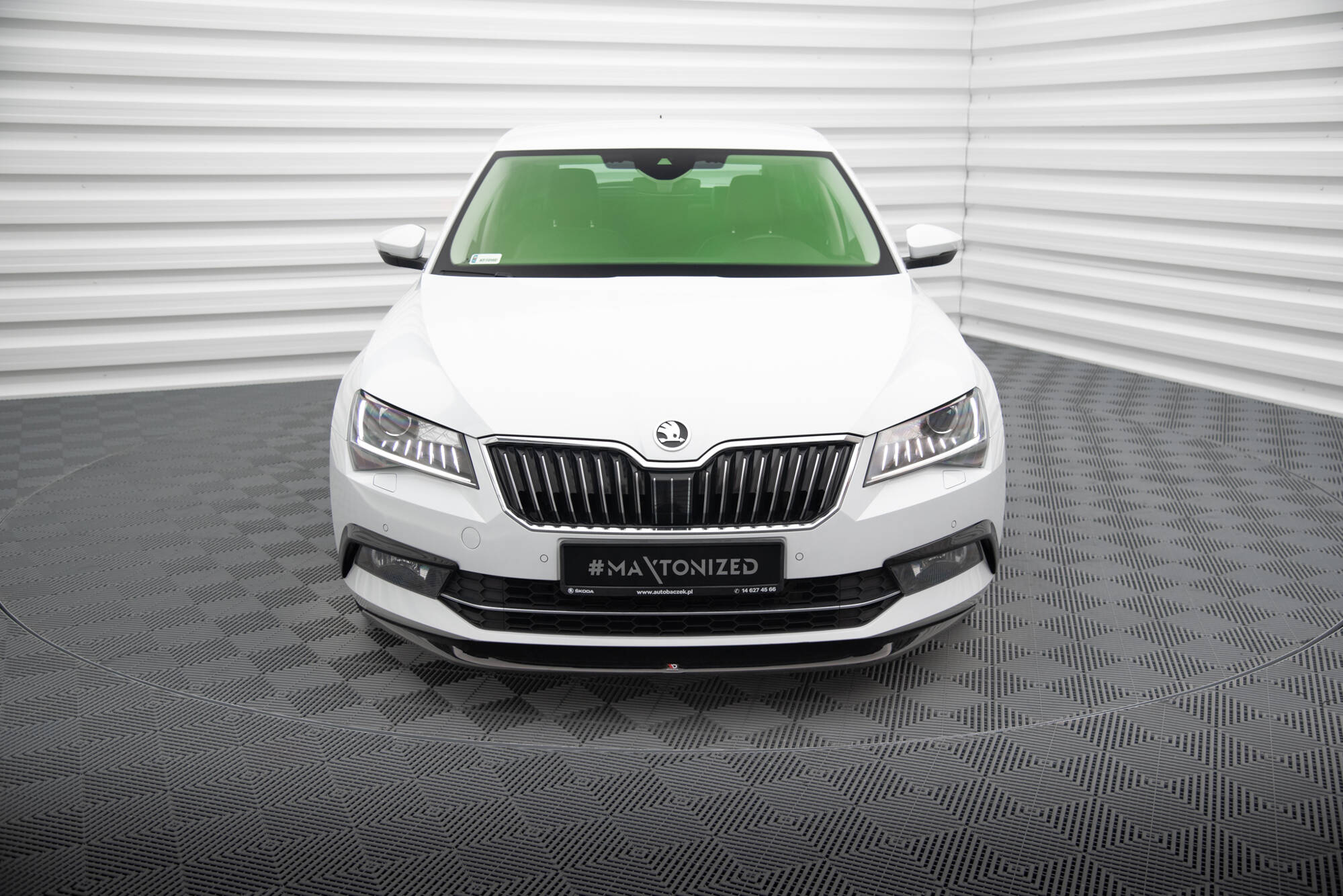 Front Splitter V.1 Skoda Superb Mk3 - 4