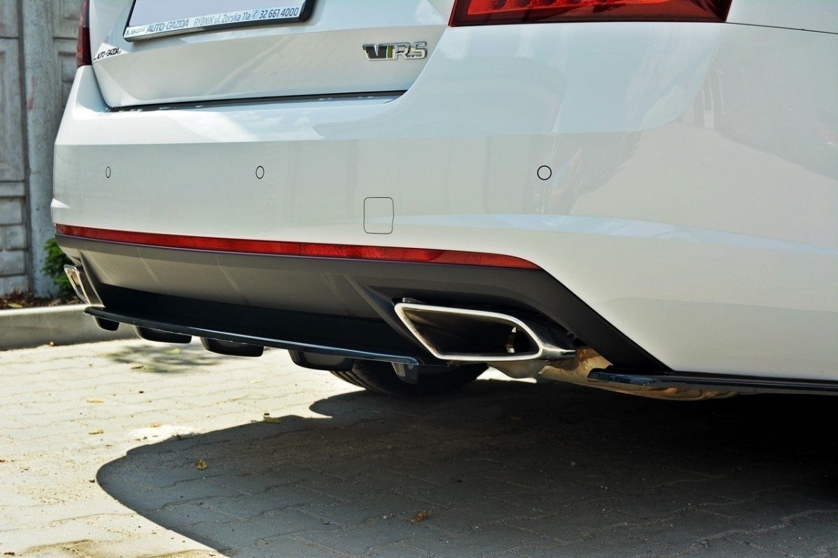 Central Rear Splitter Skoda Octavia VRS MK3/ MK3.5 Hatchback/ Estate - 2