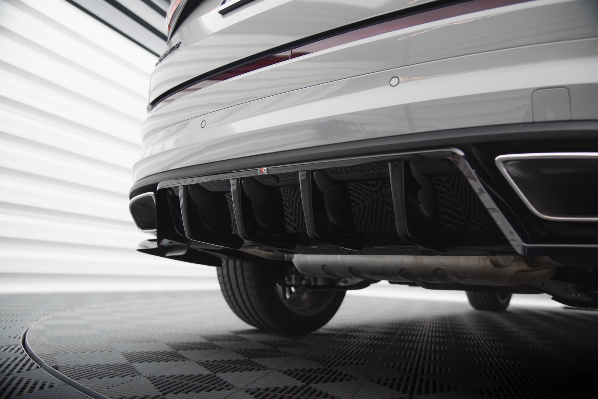 Central Rear Splitter (Vertical Bars) Skoda Kodiaq RS Mk1 Facelift - 5