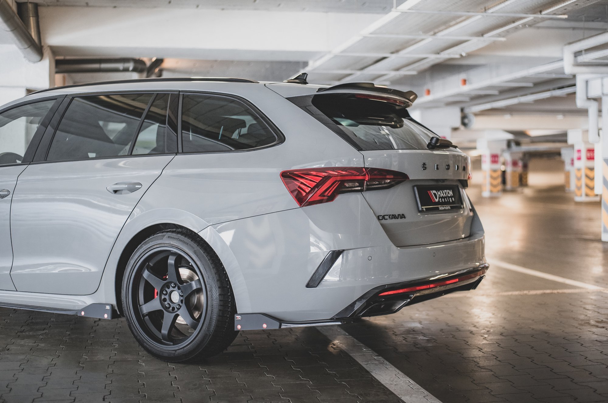 Rear Side Splitters V.2 + Flaps Skoda Octavia RS Mk4 - 4