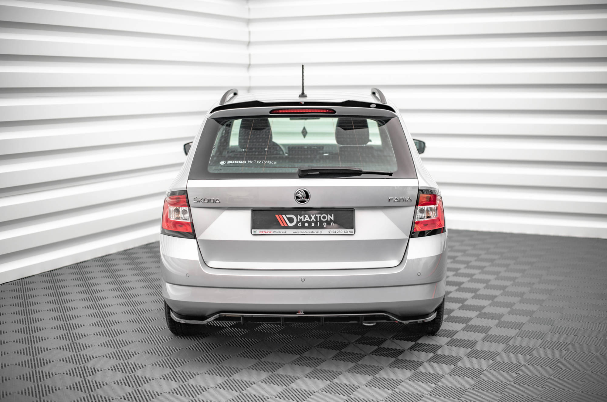 Central Rear Splitter (Vertical Bars) Skoda Fabia Estate Mk3 - 2