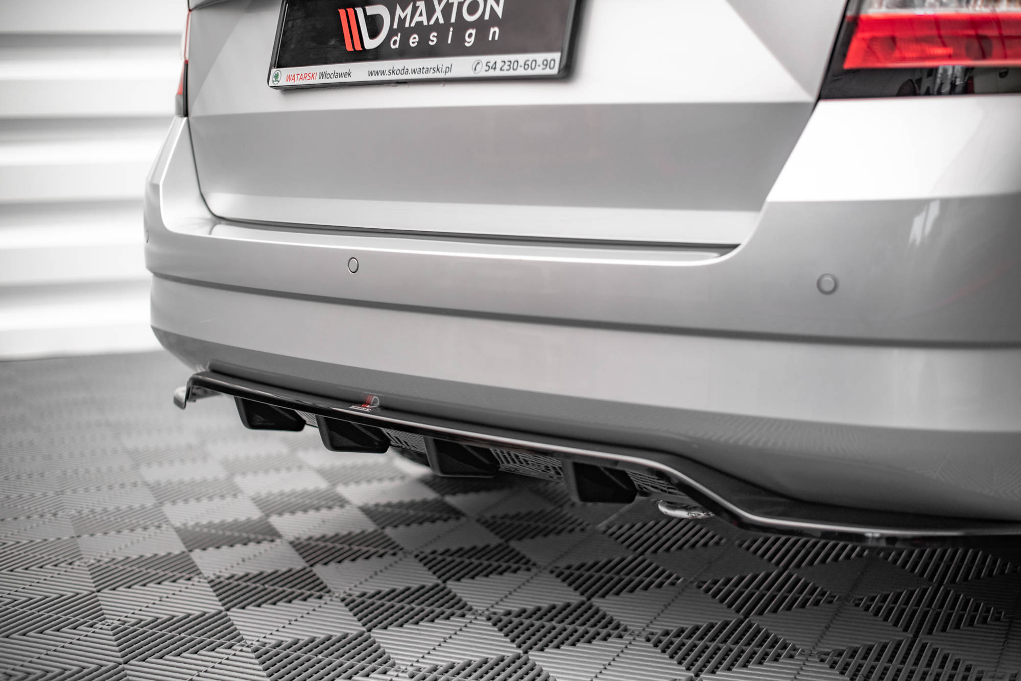 Central Rear Splitter (Vertical Bars) Skoda Fabia Estate Mk3 - 3