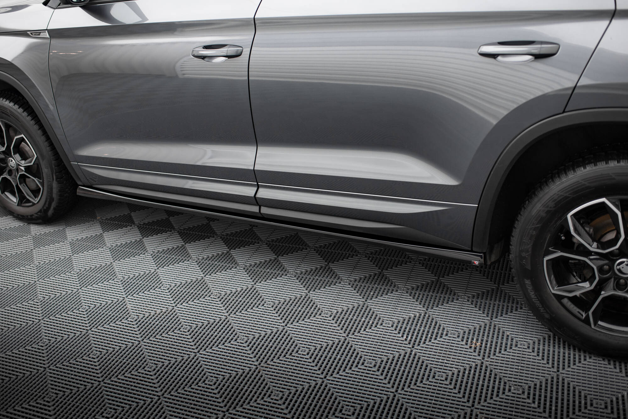 Side Skirts Diffusers Skoda Kodiaq Sportline Mk1 Facelift - 4