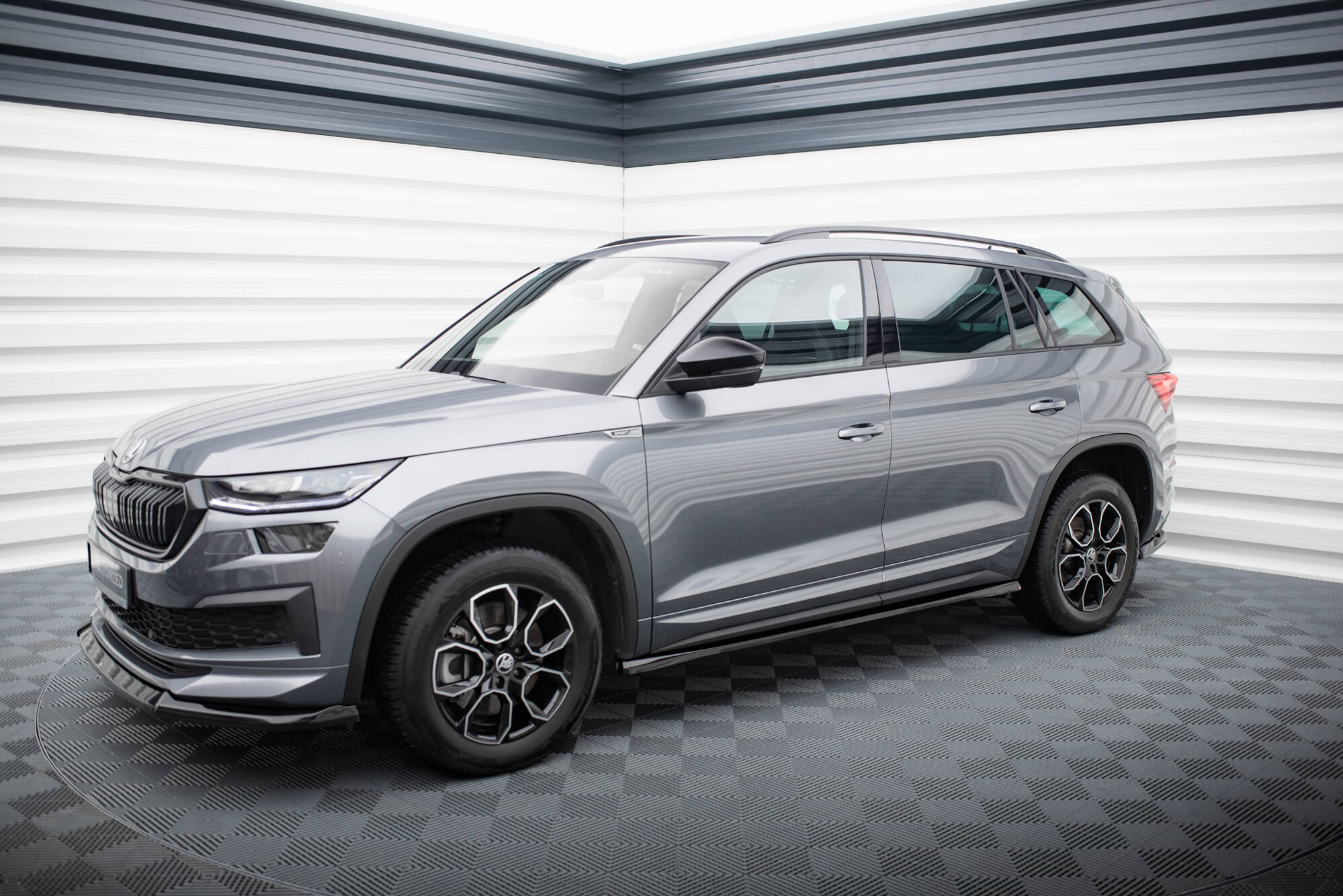 Side Skirts Diffusers Skoda Kodiaq Sportline Mk1 Facelift - 2