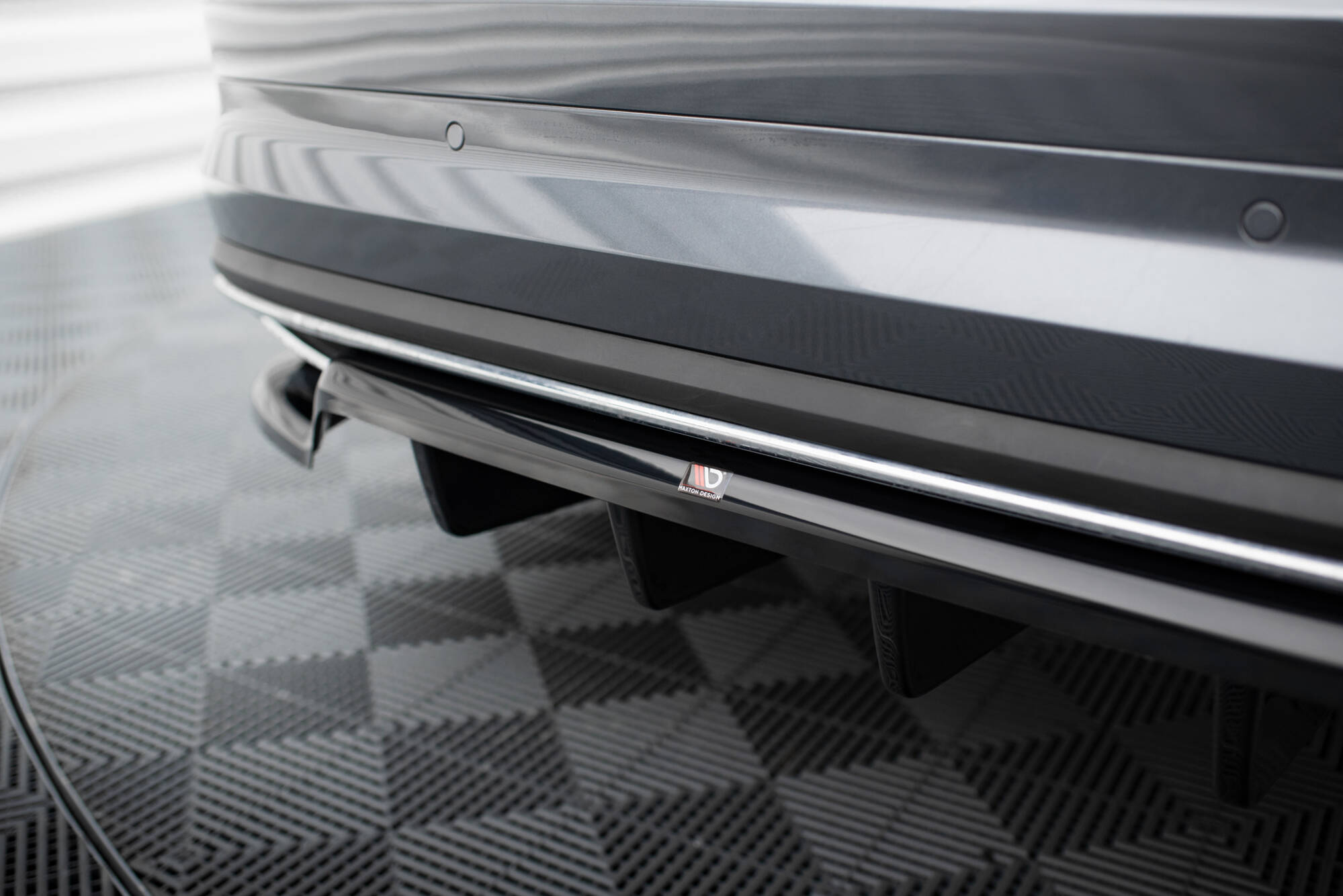 Central Rear Splitter (Vertical Bars) Skoda Kodiaq Sportline Mk1 Facelift - 3