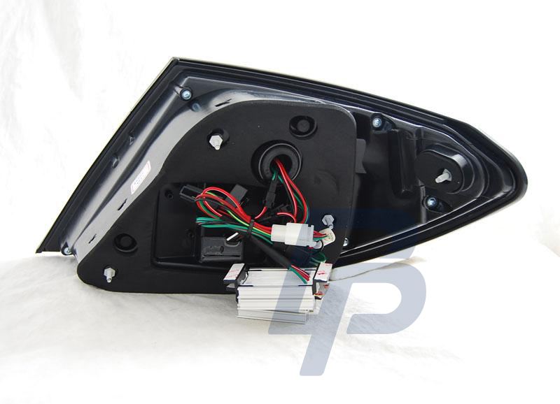 MERCEDES C-CLASS W204 SEDAN 07-10 RED SMOKE LED TAILLIGHTS BAR - 3