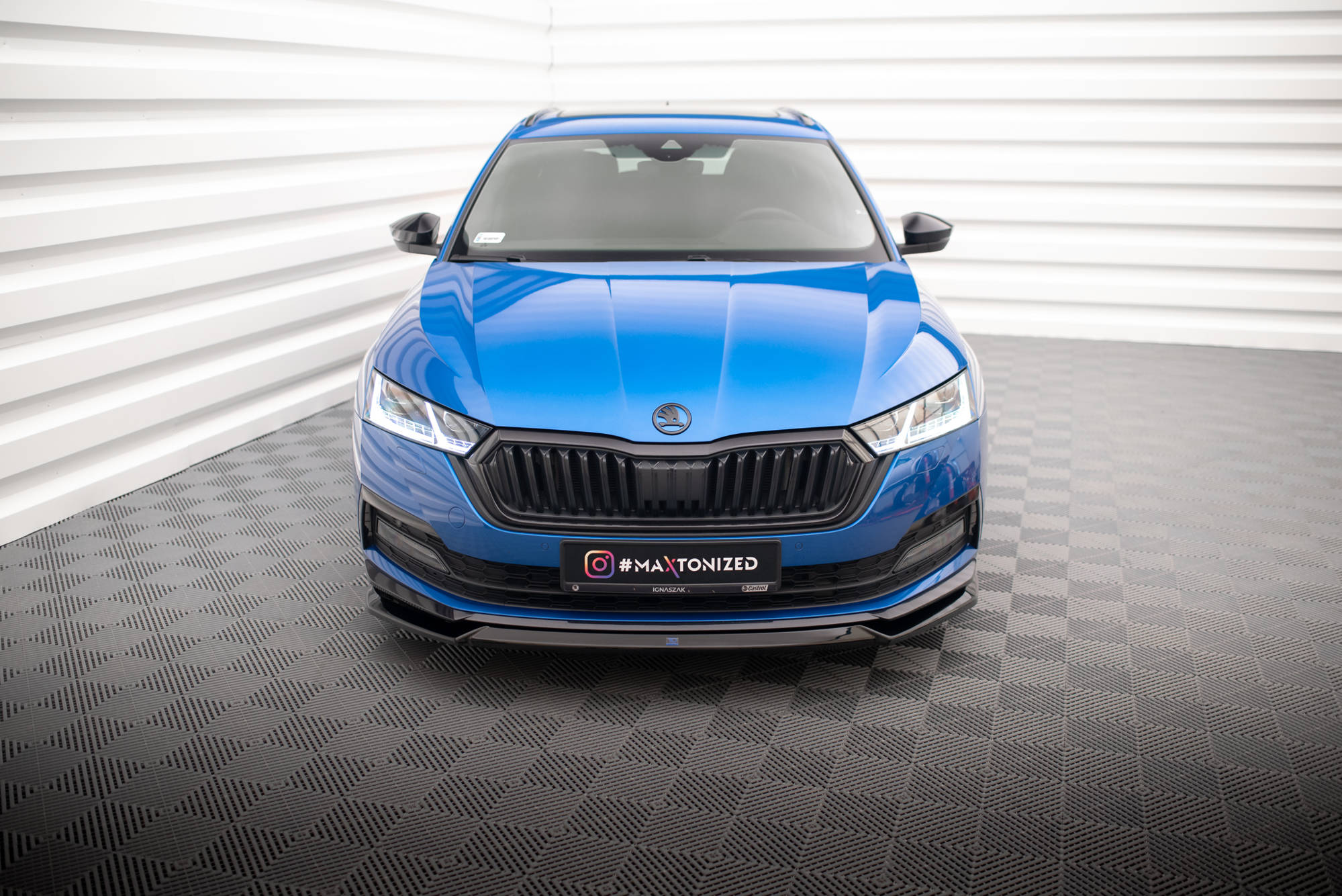 Front Splitter V.2 Skoda Octavia Sportline Mk4 - 2
