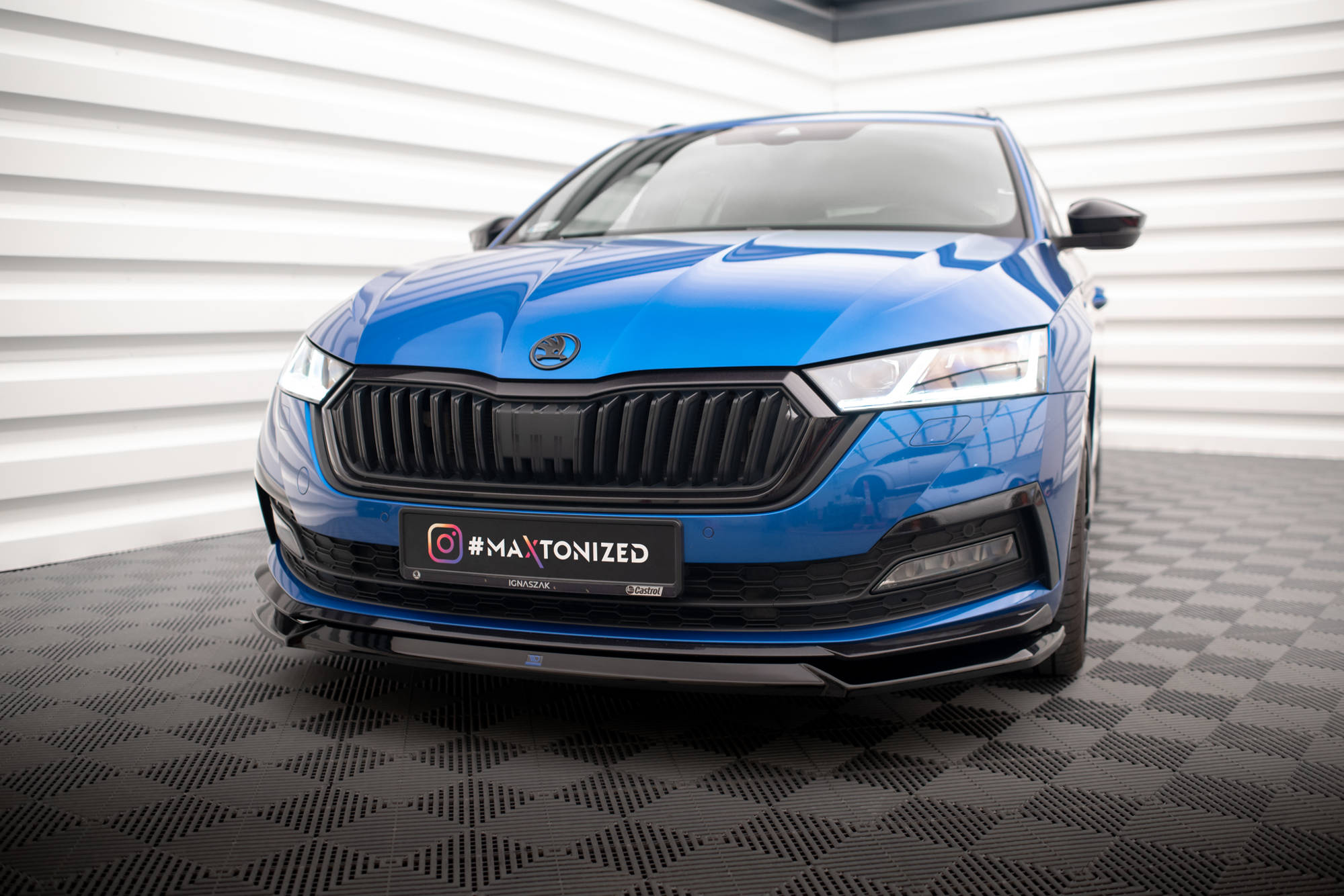Front Splitter V.2 Skoda Octavia Sportline Mk4 - 4