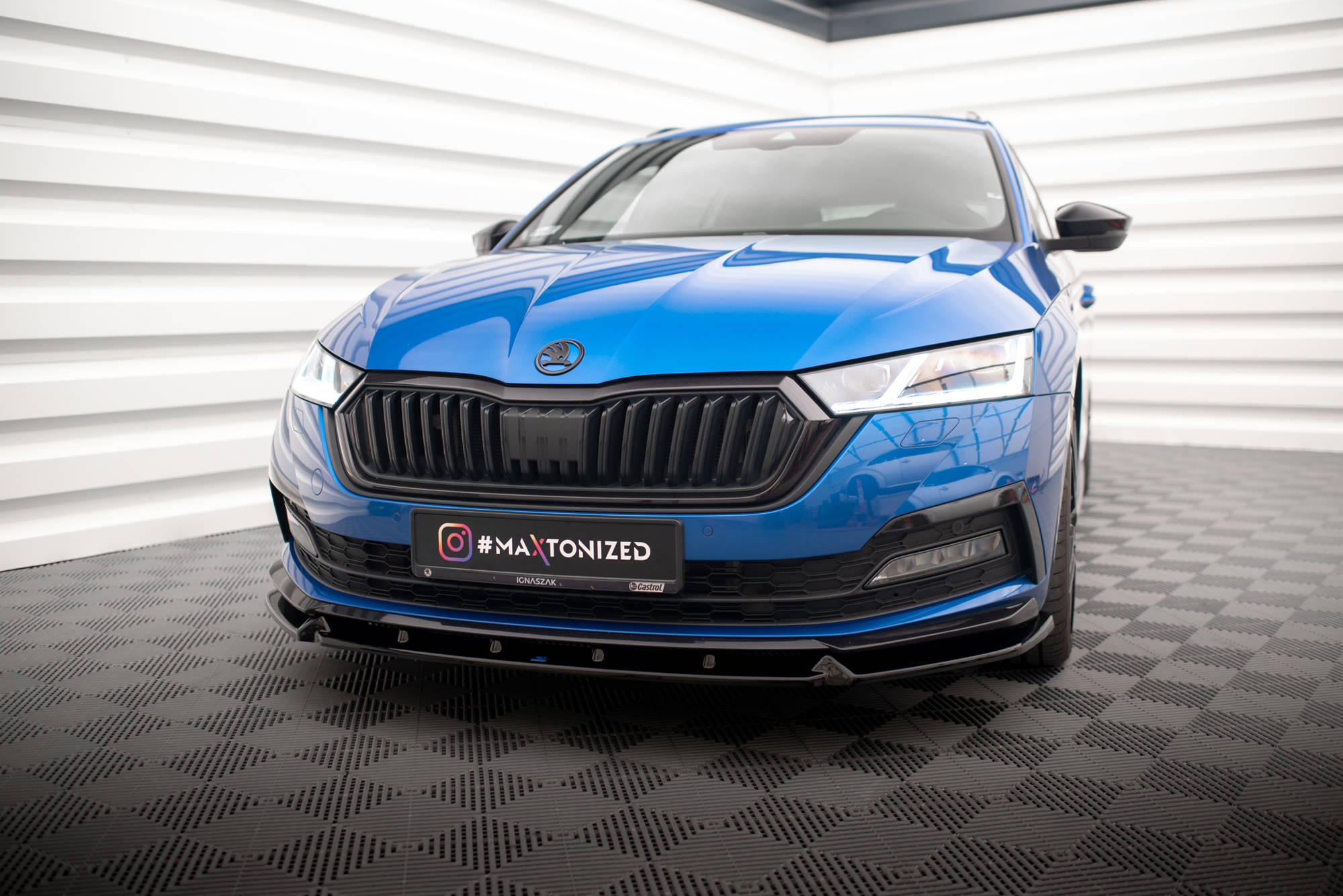 Front Splitter V.1 Skoda Octavia Sportline Mk4 - 4