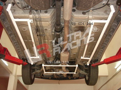 MITSUBISHI EVO 7/8/9 ULTRARACING 4-POINT FRONT LOWER H-BRACE