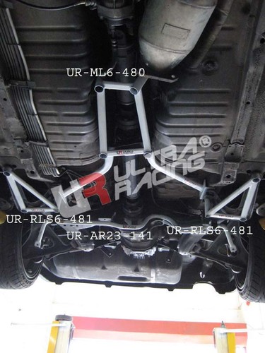 NISSAN SKYLINE R32 GTR ULTRARACING 2X4P MITT NEDRE STABILISERINGSSTAGS