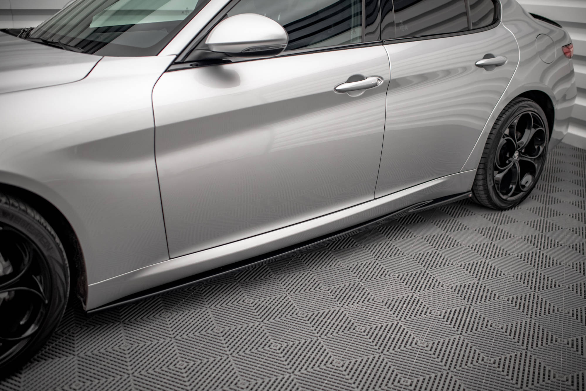 Side Skirts Diffusers Alfa Romeo Giulia Sport - 2