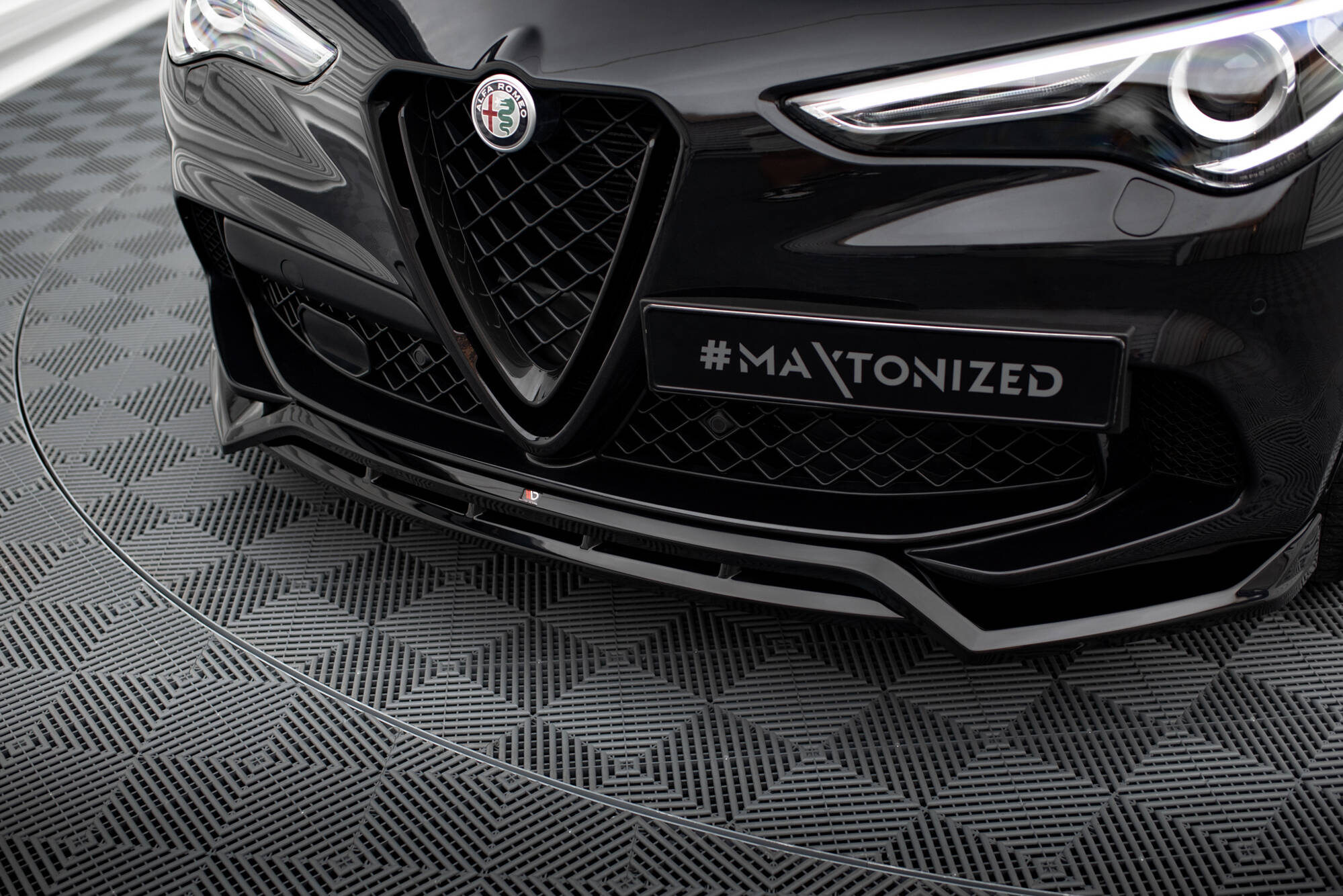 Front Splitter Alfa Romeo Stelvio Quadrifoglio Mk1 - 4