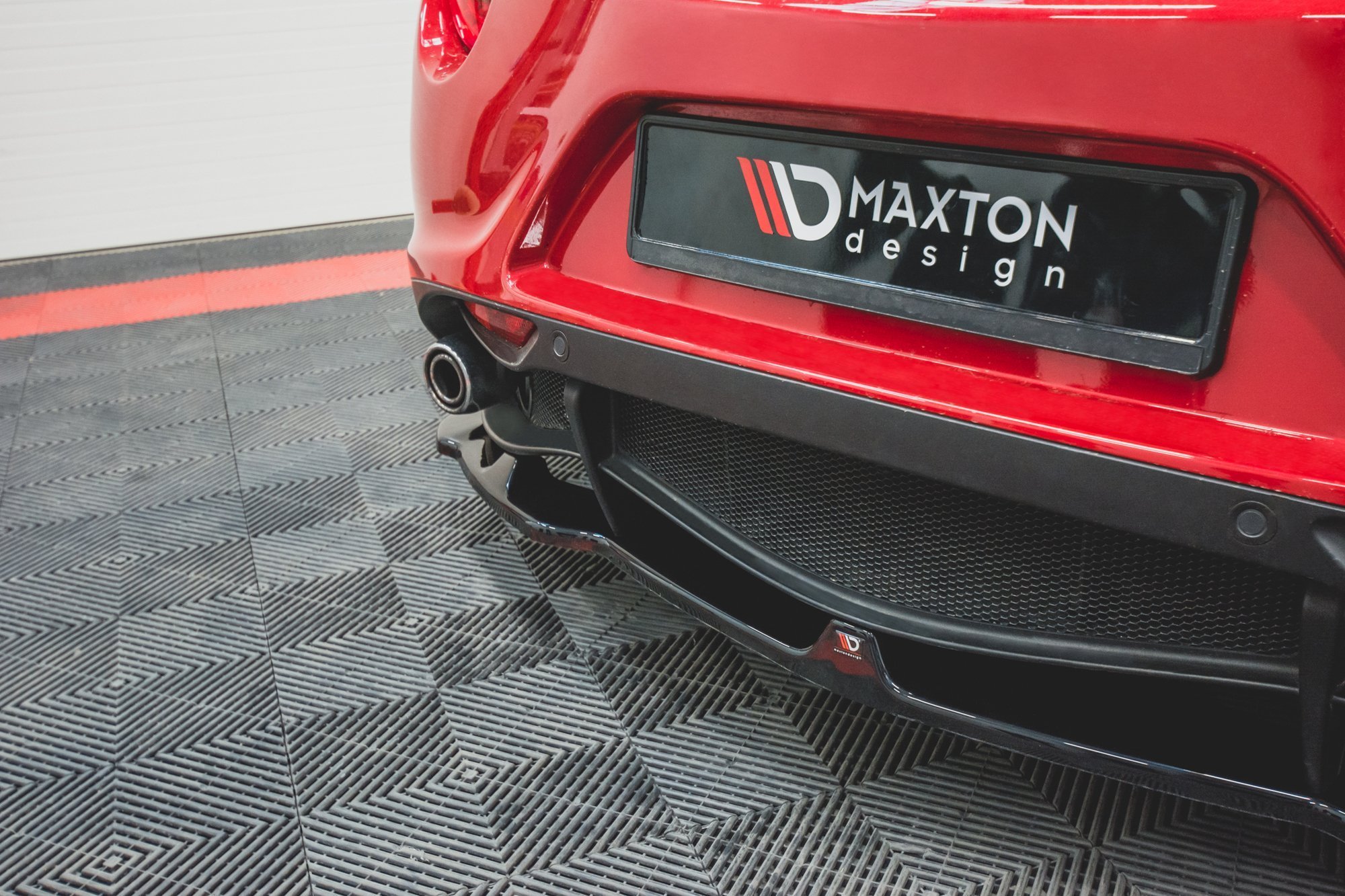 Central Rear Splitter Alfa Romeo 4C (2013-2017) - 5