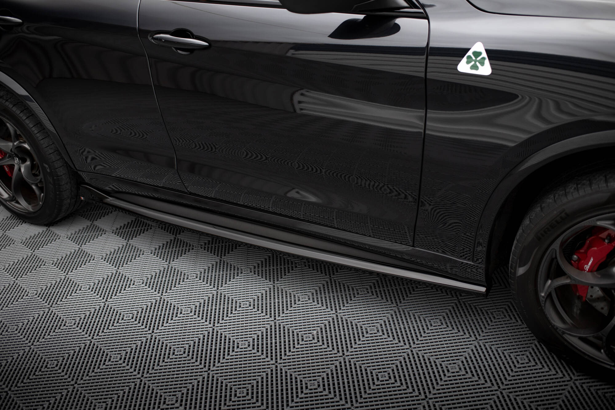 Side Skirts Diffusers Alfa Romeo Stelvio Quadrifoglio Mk1 - 2