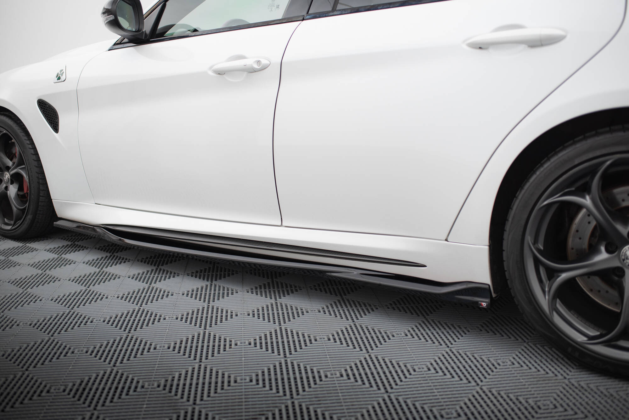 Side Skirts Diffusers Alfa Romeo Giulia Quadrifoglio - 4