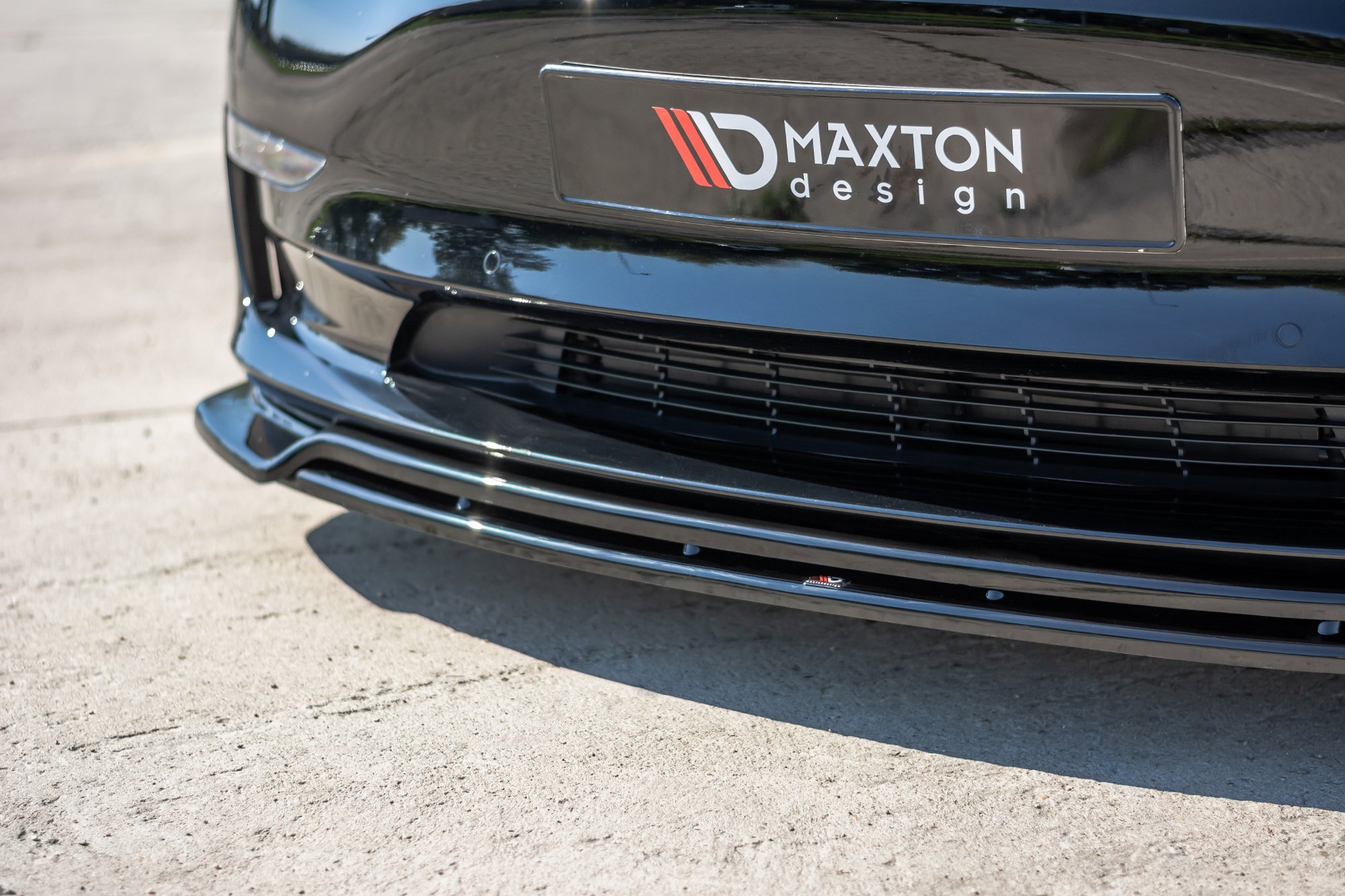 Front Splitter V.2 Tesla Model 3 - 4