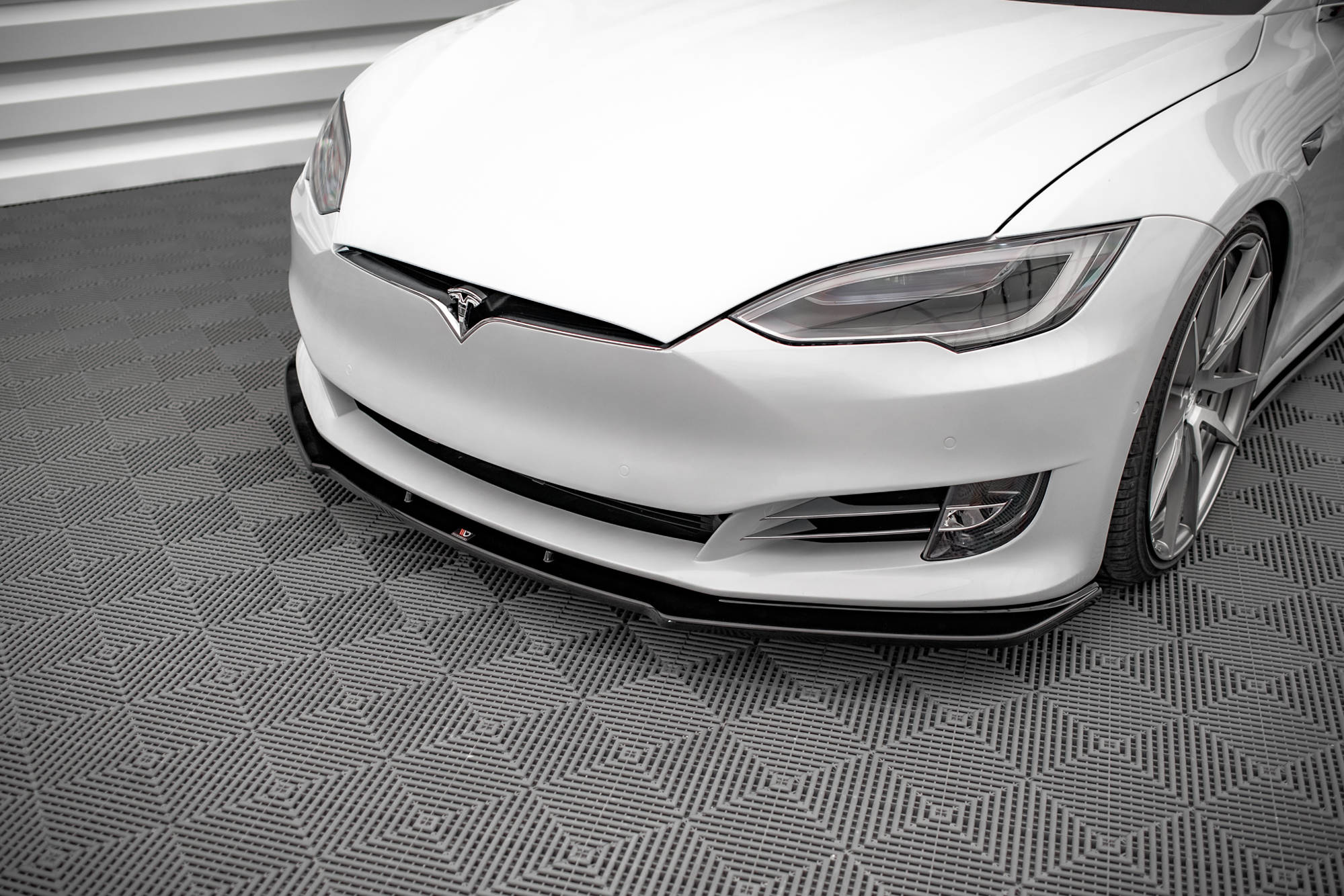 Front Splitter V.1 Tesla Model S Facelift - 5