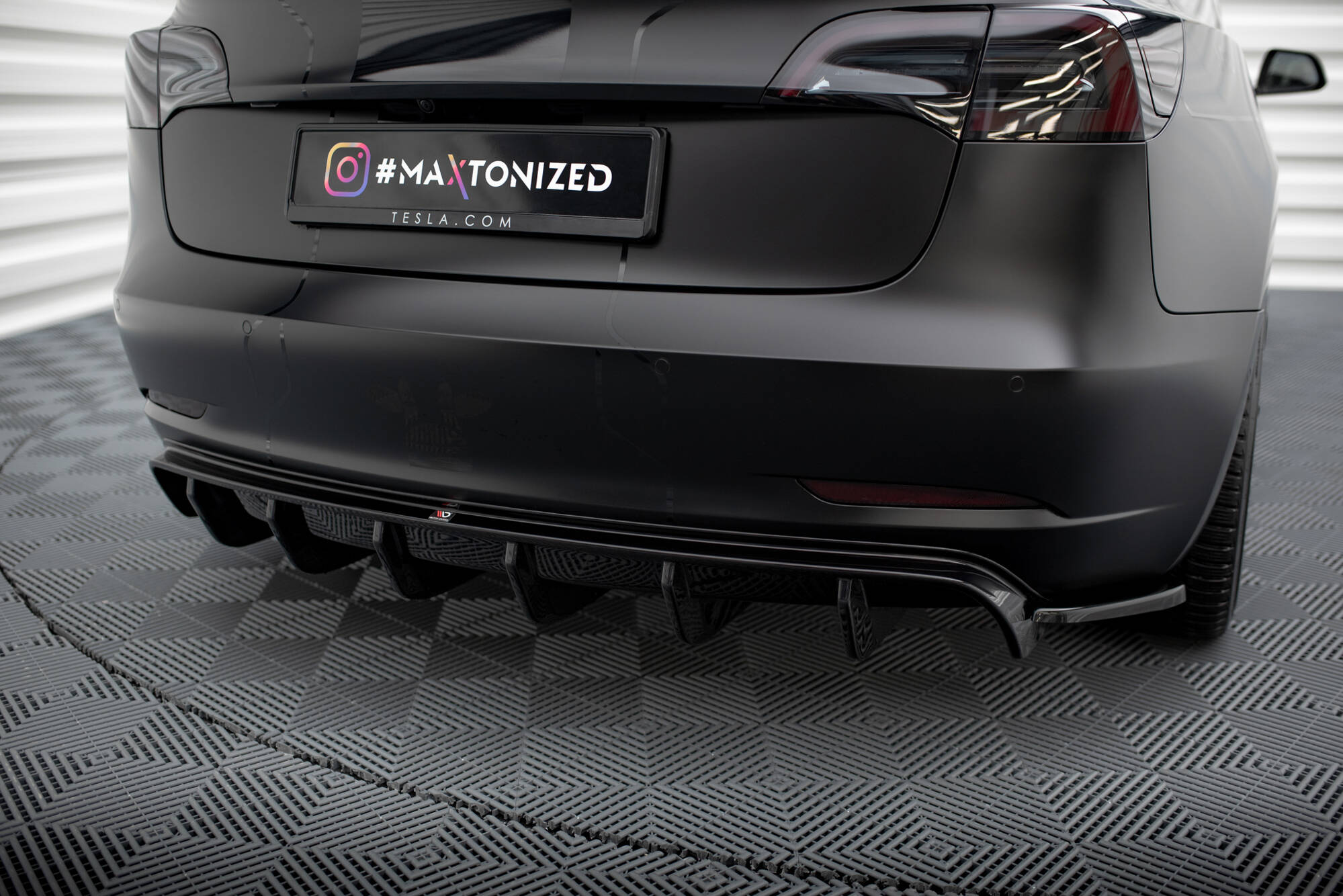 Rear Valance V.2 Tesla Model 3 - 3