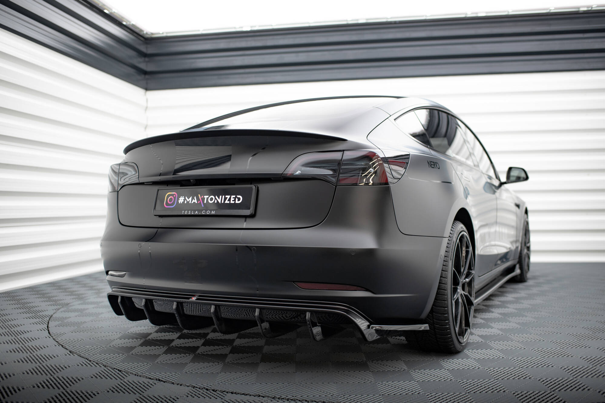 Rear Valance V.2 Tesla Model 3 - 2