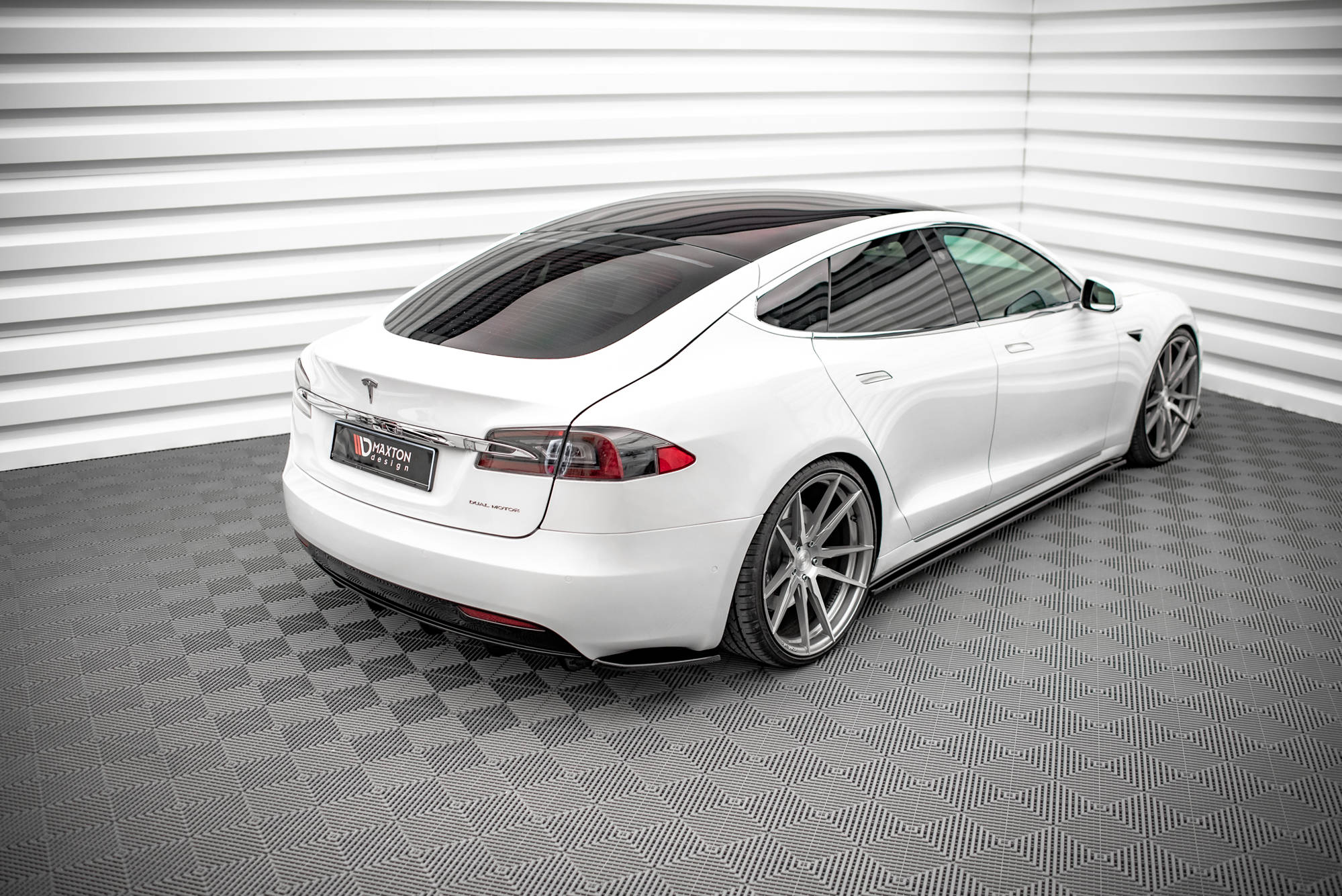 Side Skirts Diffusers Tesla Model S Facelift - 3