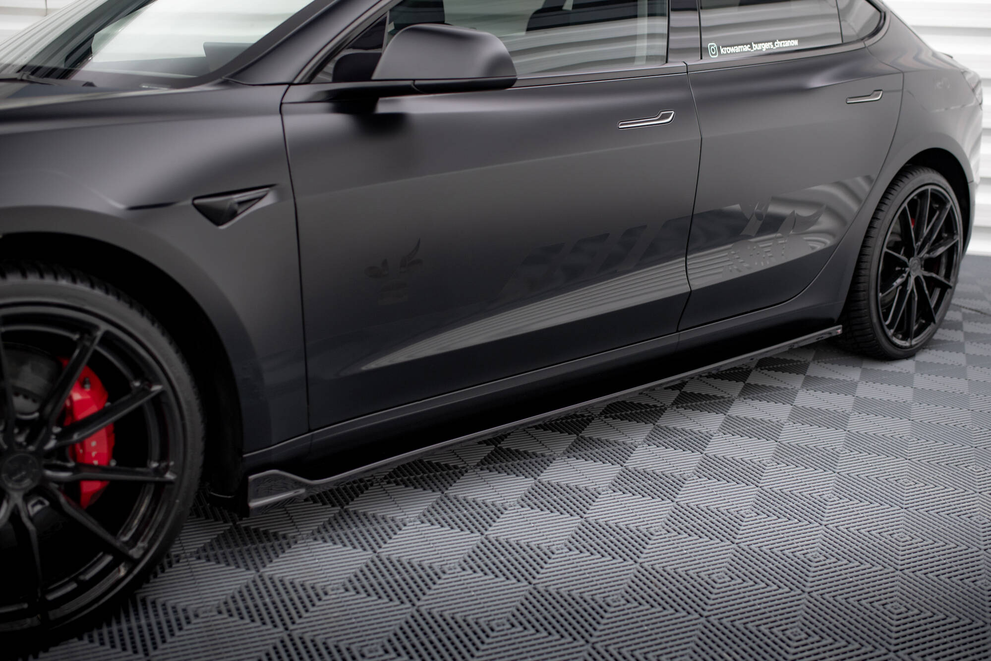 Side Skirts Diffusers V.2 Tesla Model 3 - 2