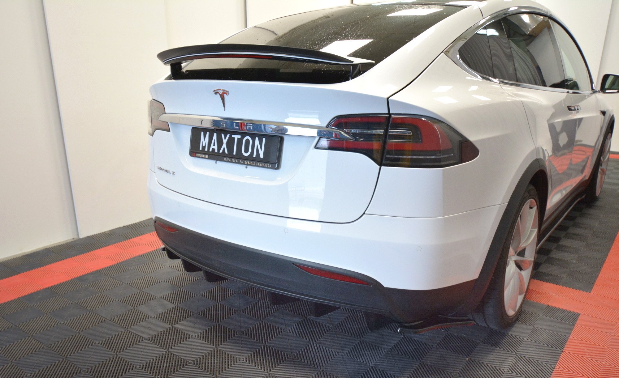 Rear Diffuser Tesla Model X (2015-) - 2