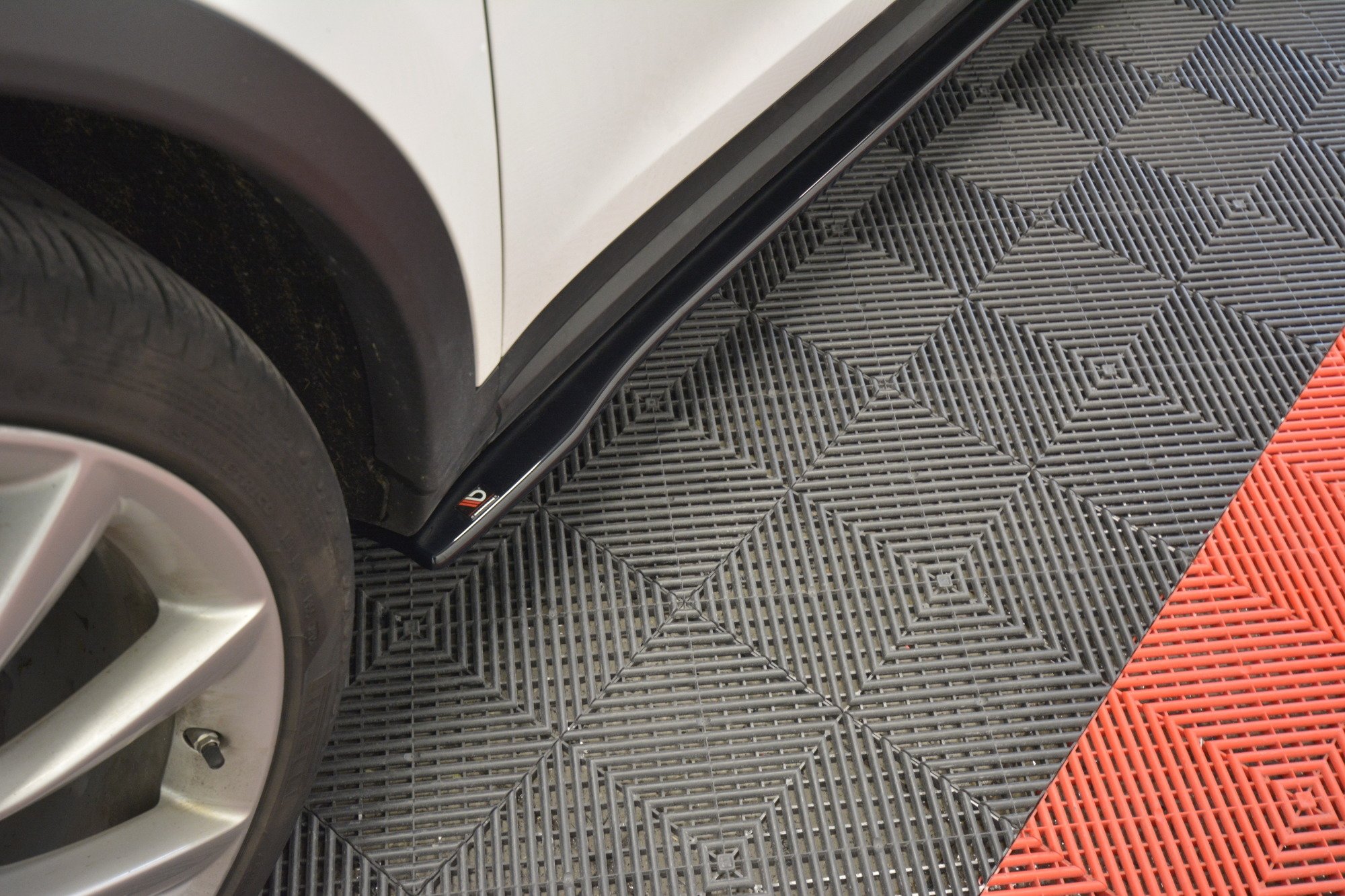 Side Skirts Diffusers V.2 Tesla Model X (2015-) - 3