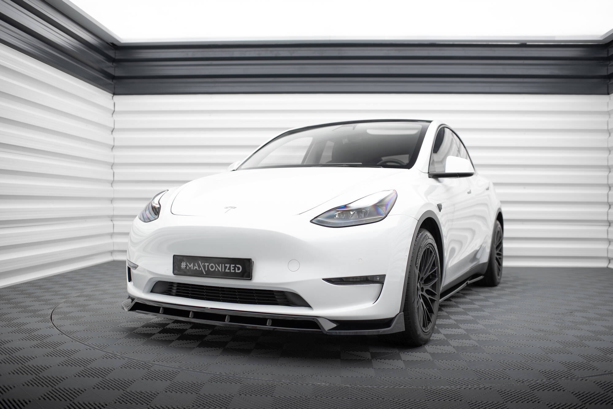 Front Splitter V.2 Tesla Model Y - 2