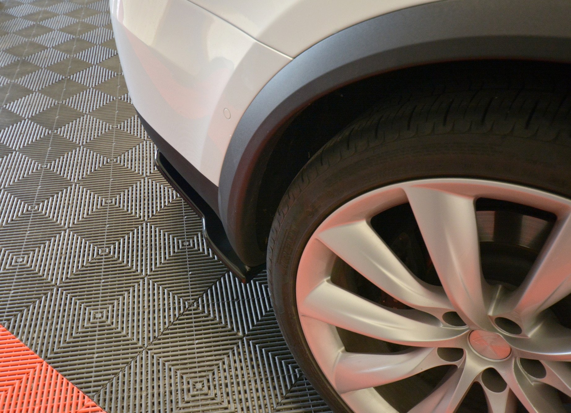 Rear Side Splitters V.2 Tesla Model X (2015-) - 4